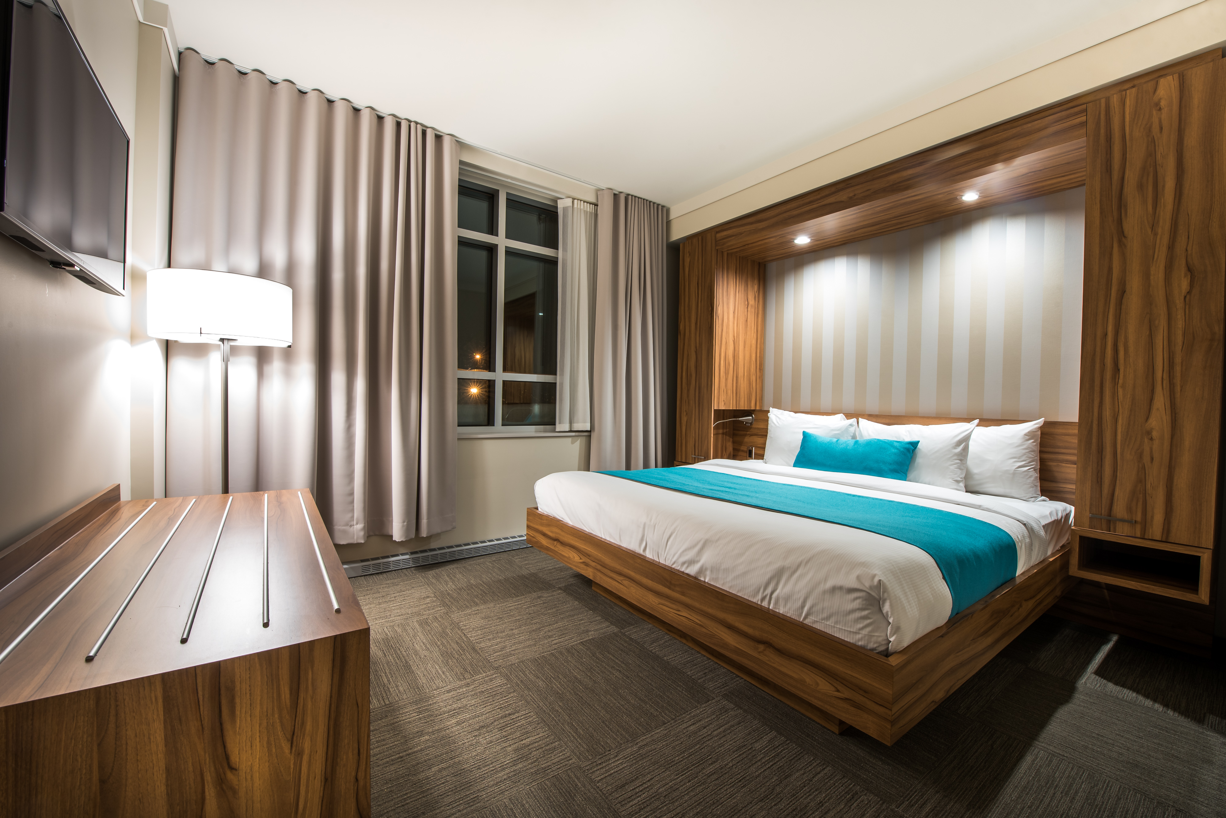 Suite Queen Size Bed