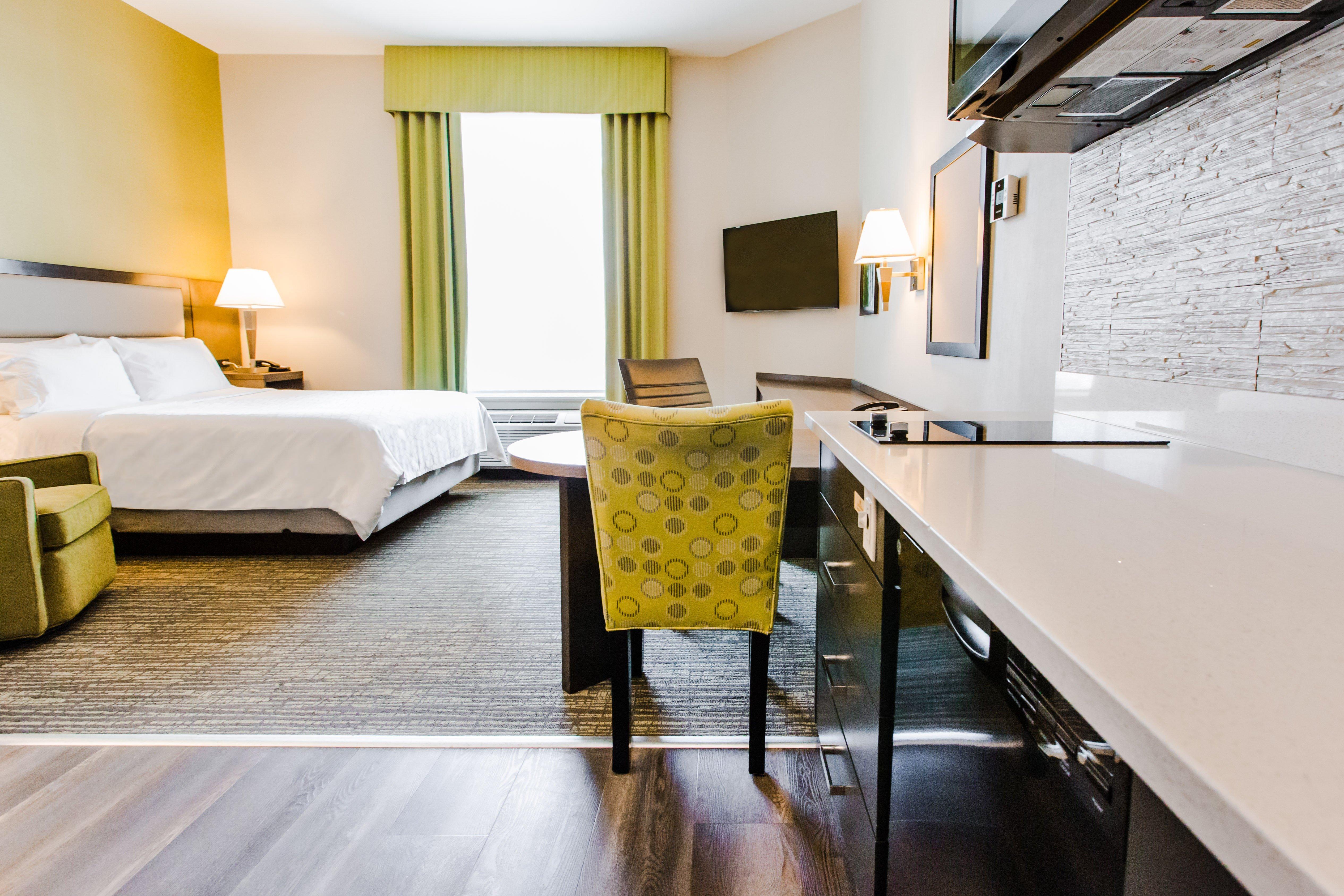 Studio Queen Size Bed