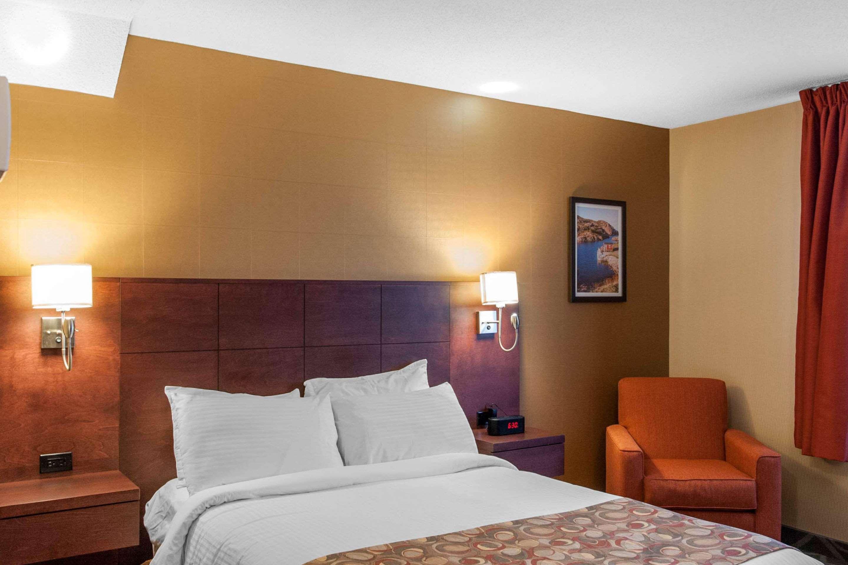 Suite Queen Size Bed