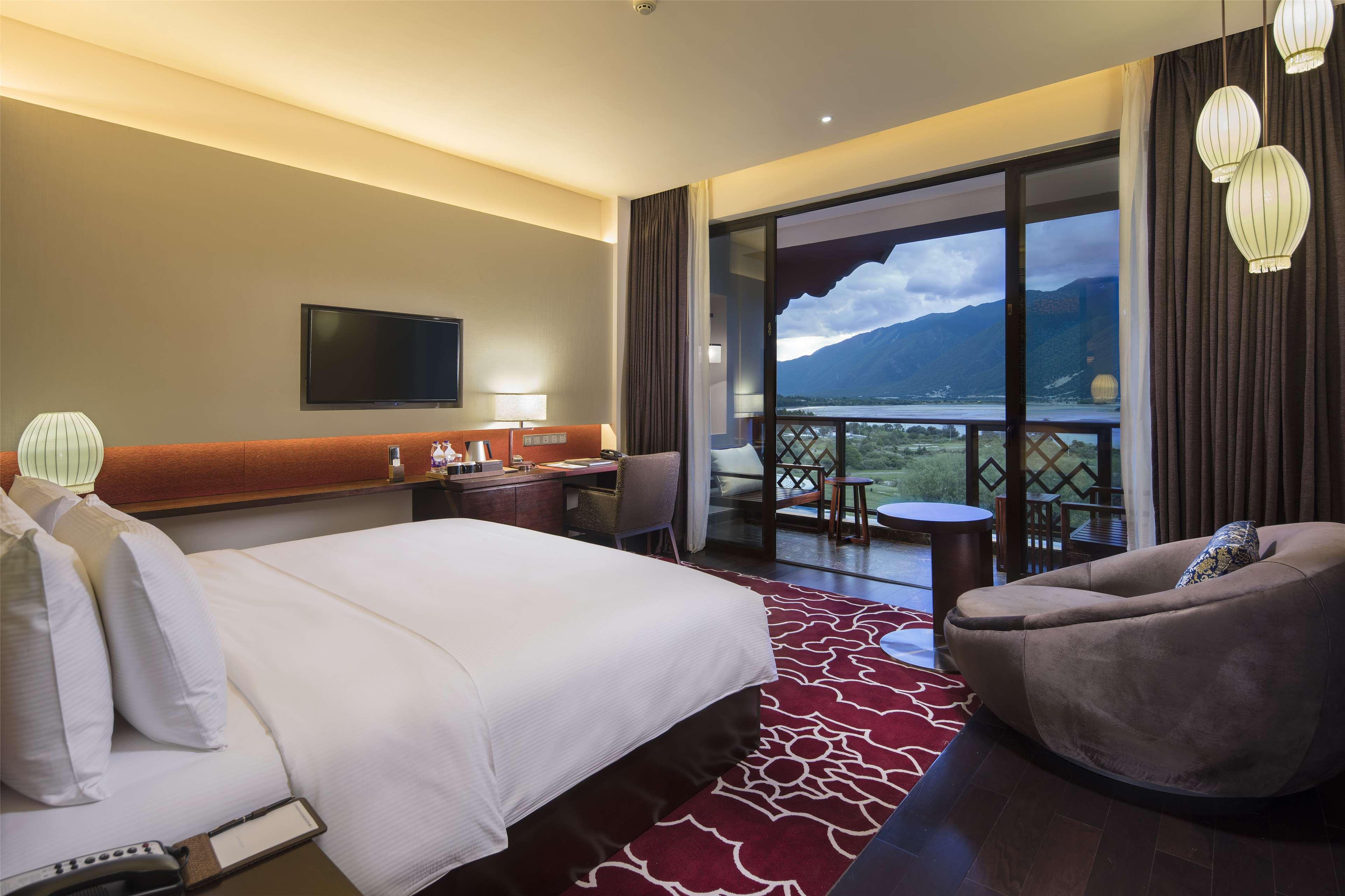 Double Deluxe King Bed