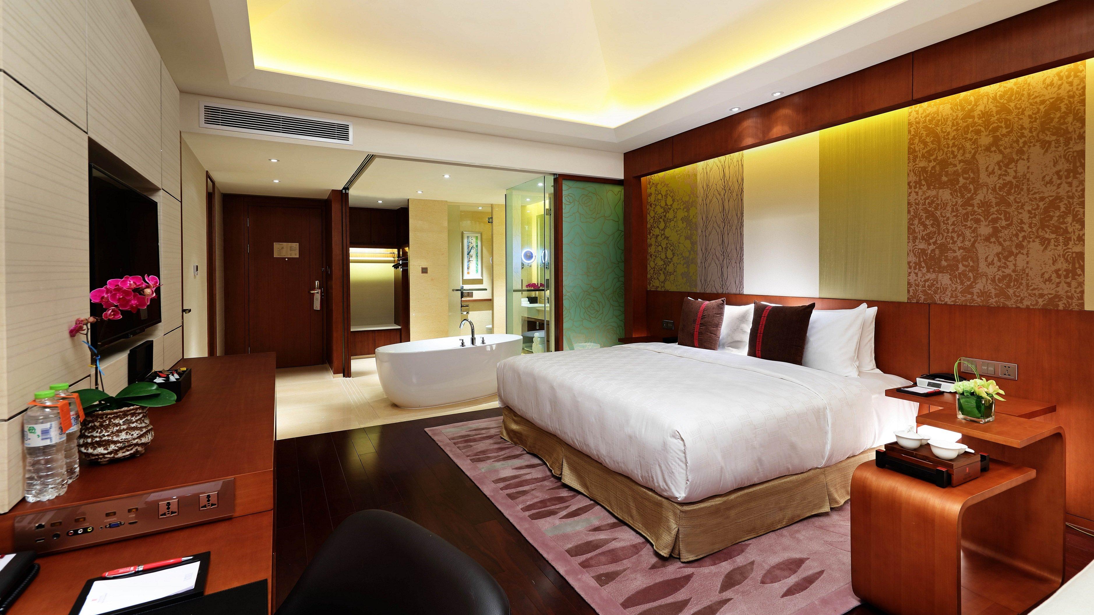 Double Garden View King Bed