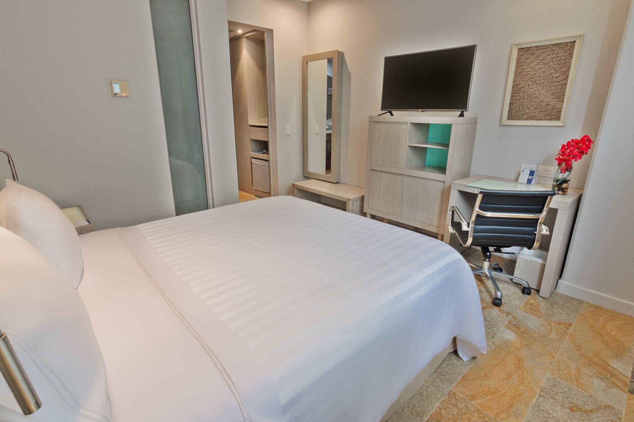 Single Executive Queen Bed