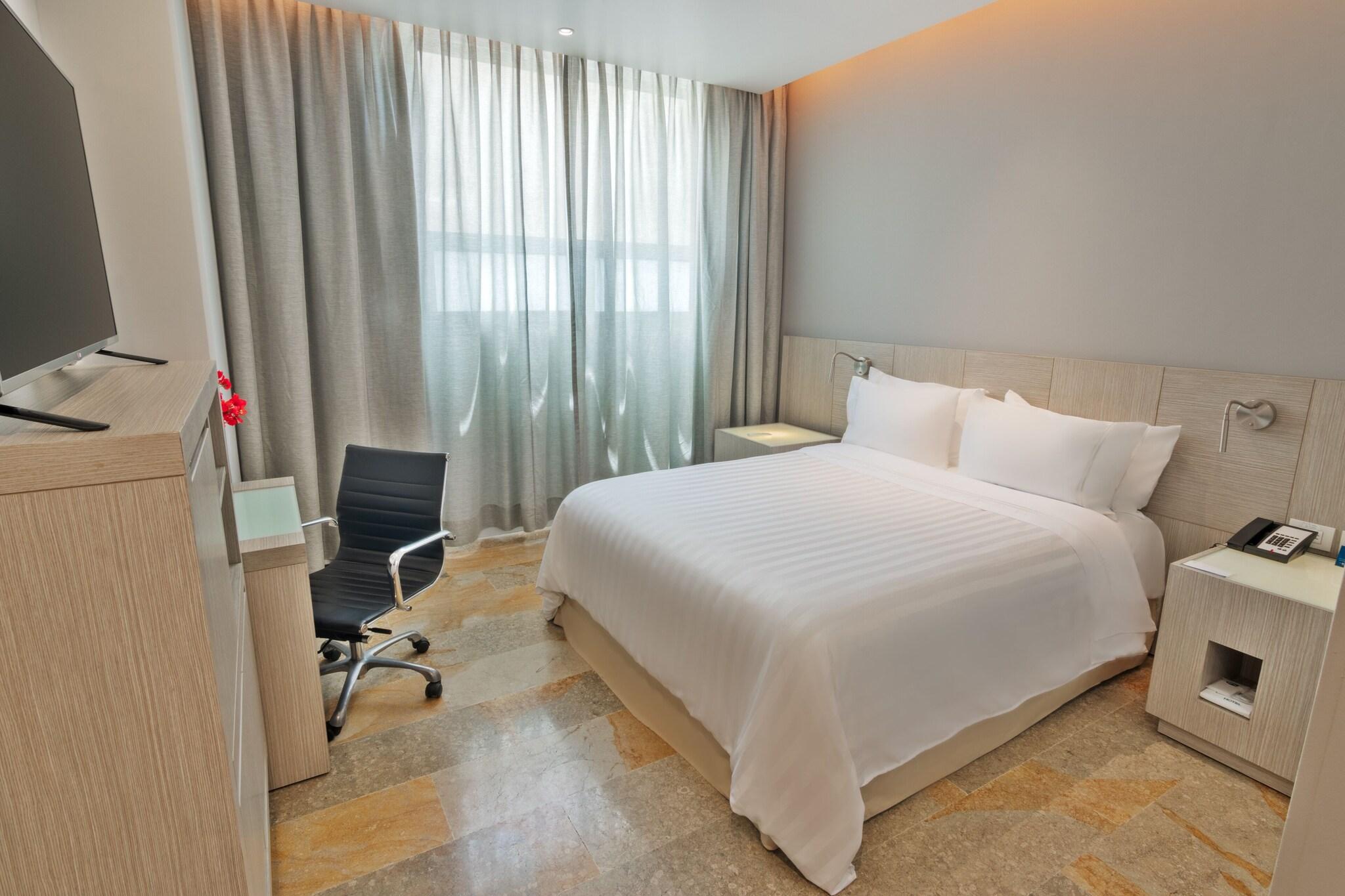 Single Executive Queen Bed