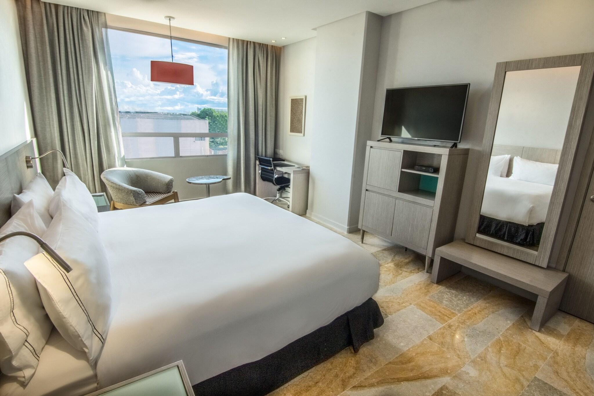 Single Executive Queen Bed