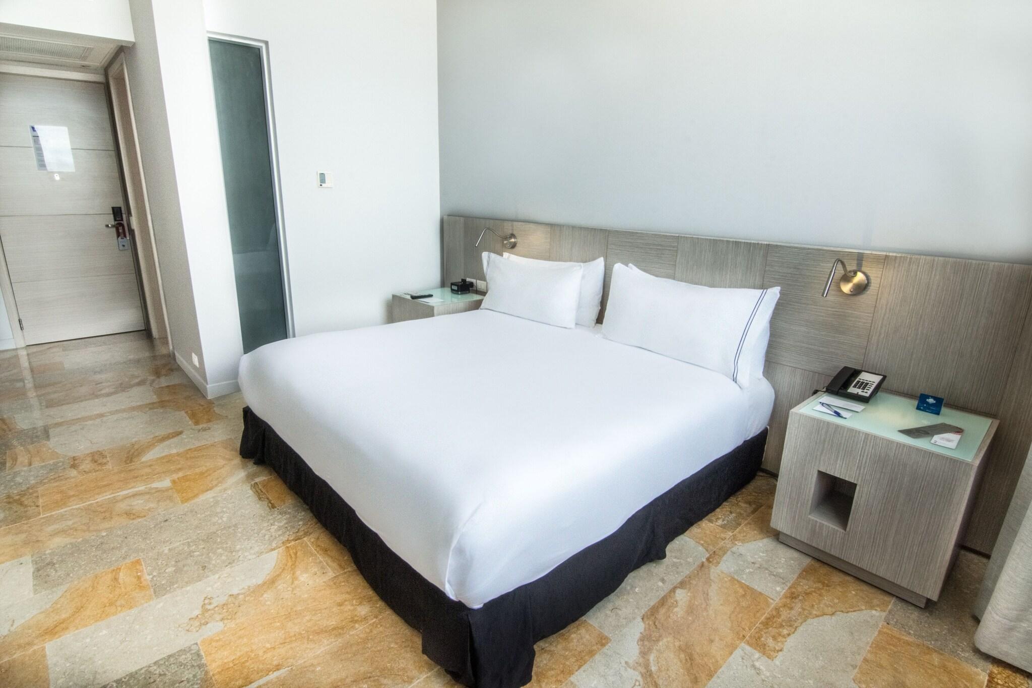 Single Executive Queen Bed