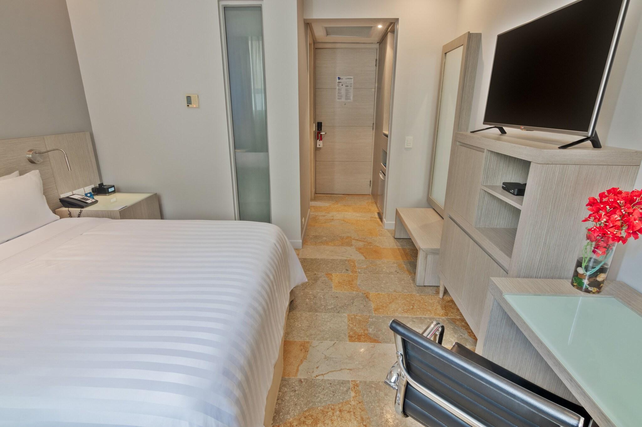 Double Executive Queen Bed