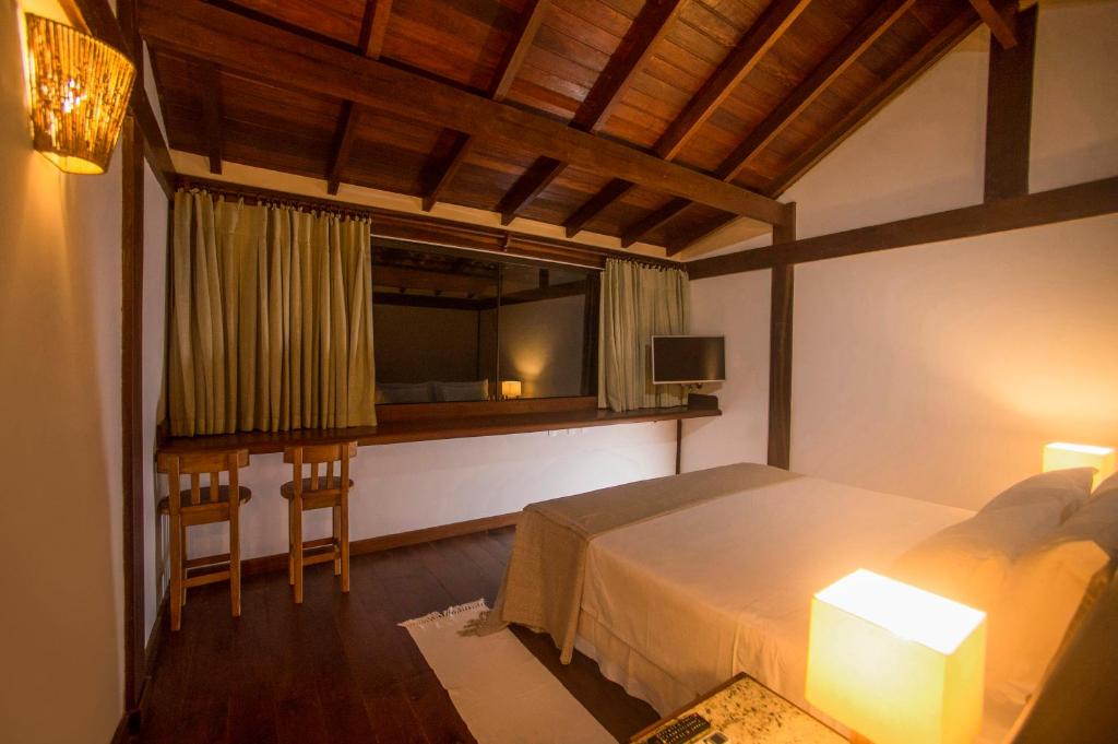 Bungalow King Size Bed