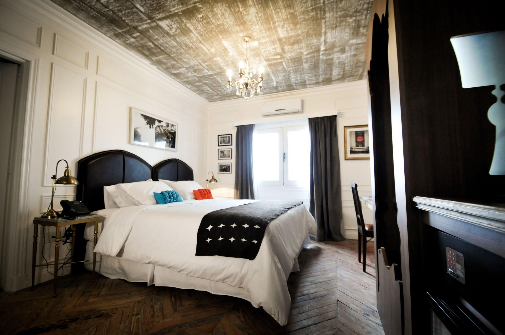 Double or Twin Deluxe Two Beds