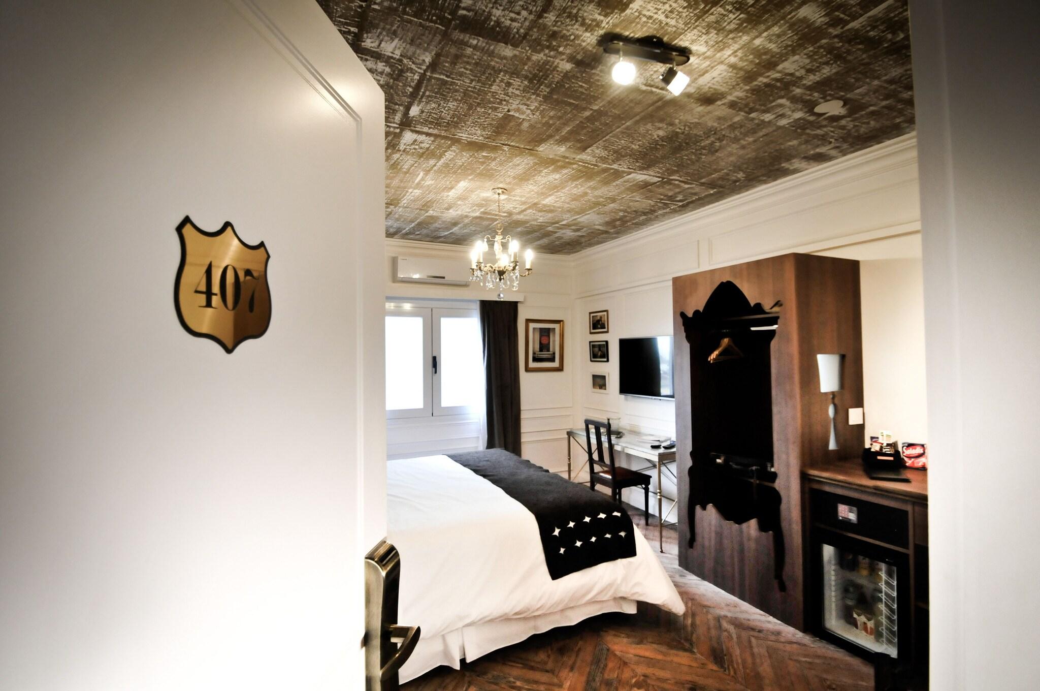 Double or Twin Deluxe Two Beds