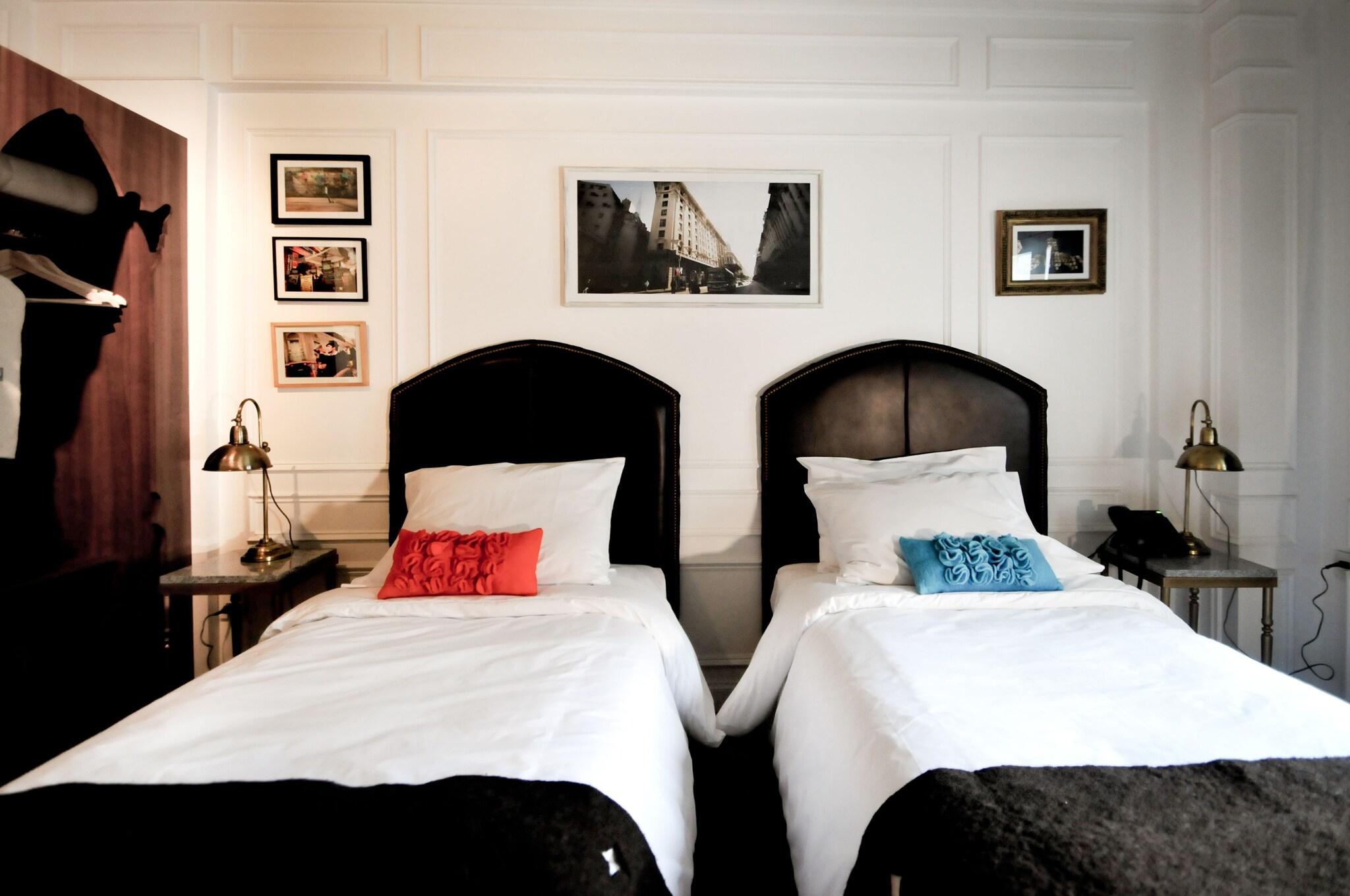 Double or Twin Deluxe Two Beds