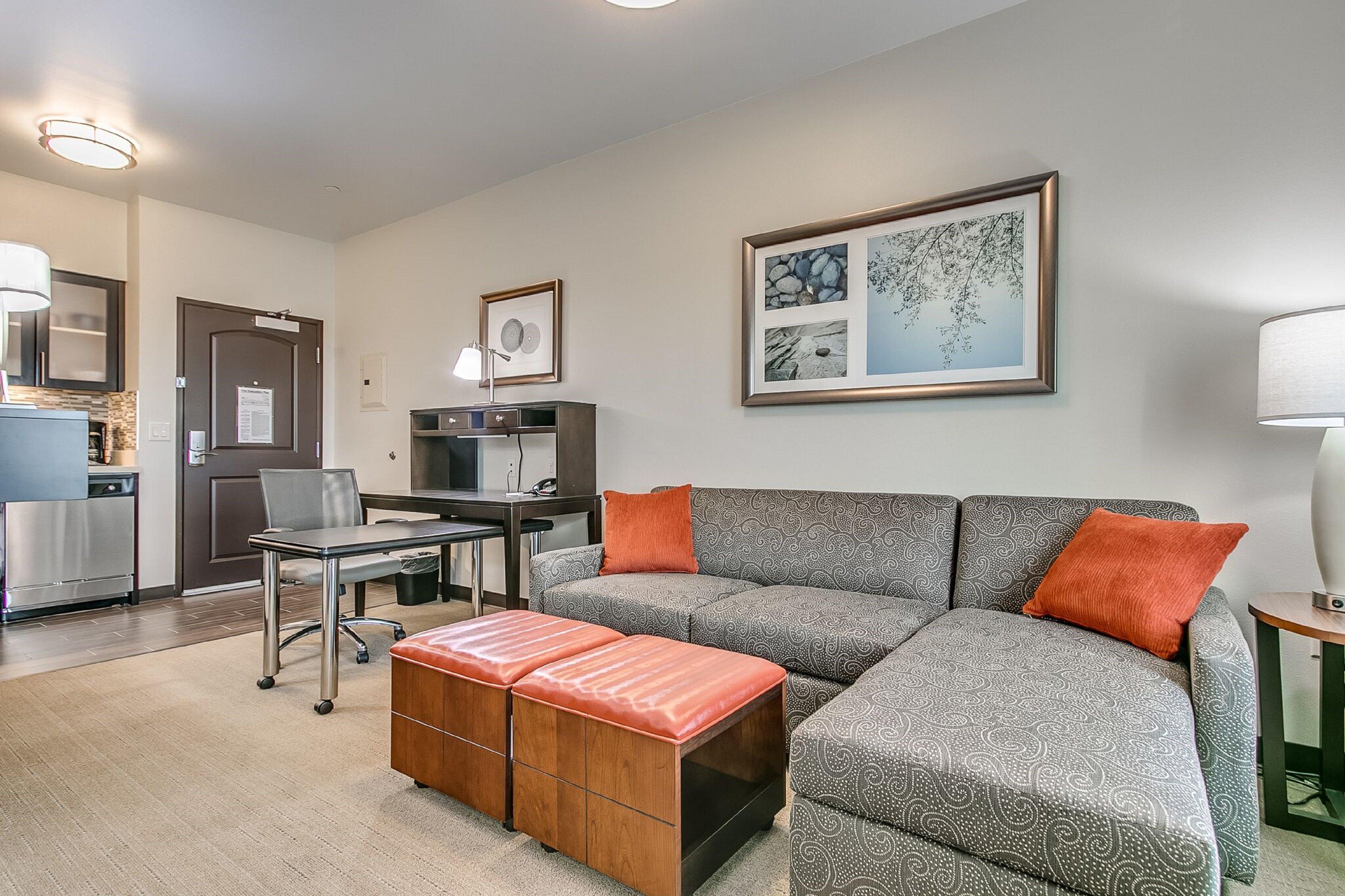 Studio Accessible King Size Bed