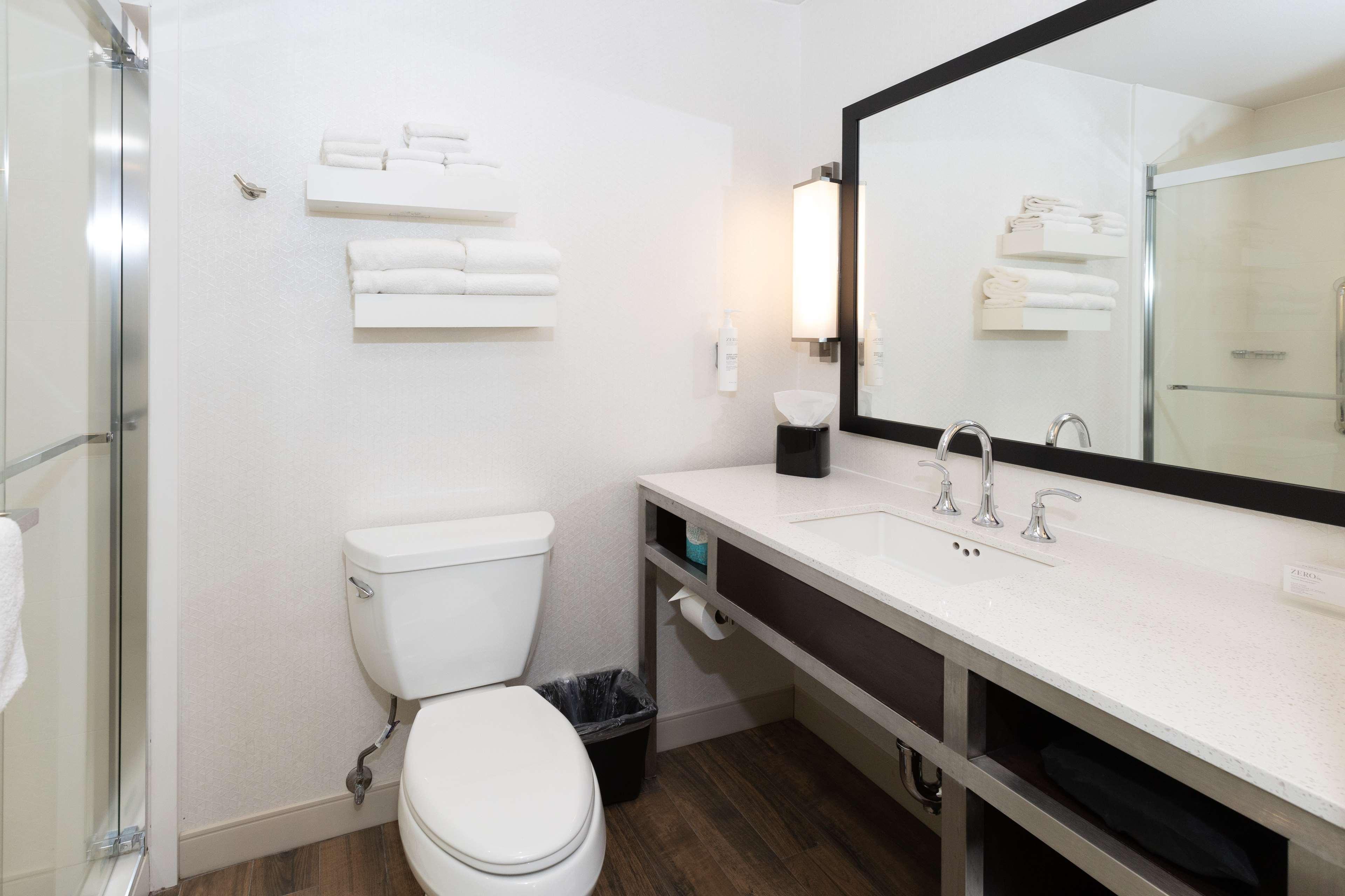 Junior Suite Accessible King Size Bed