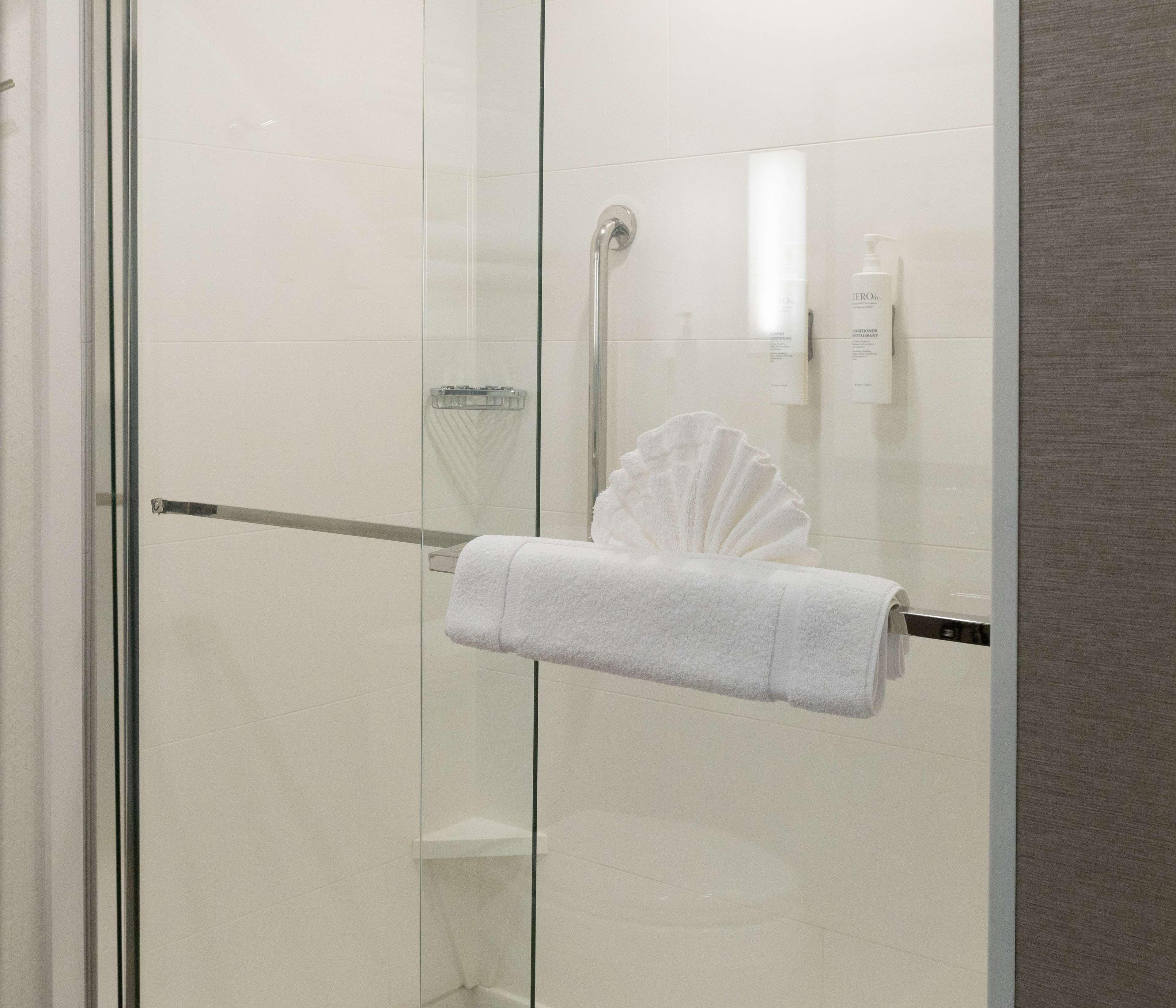 Junior Suite Accessible