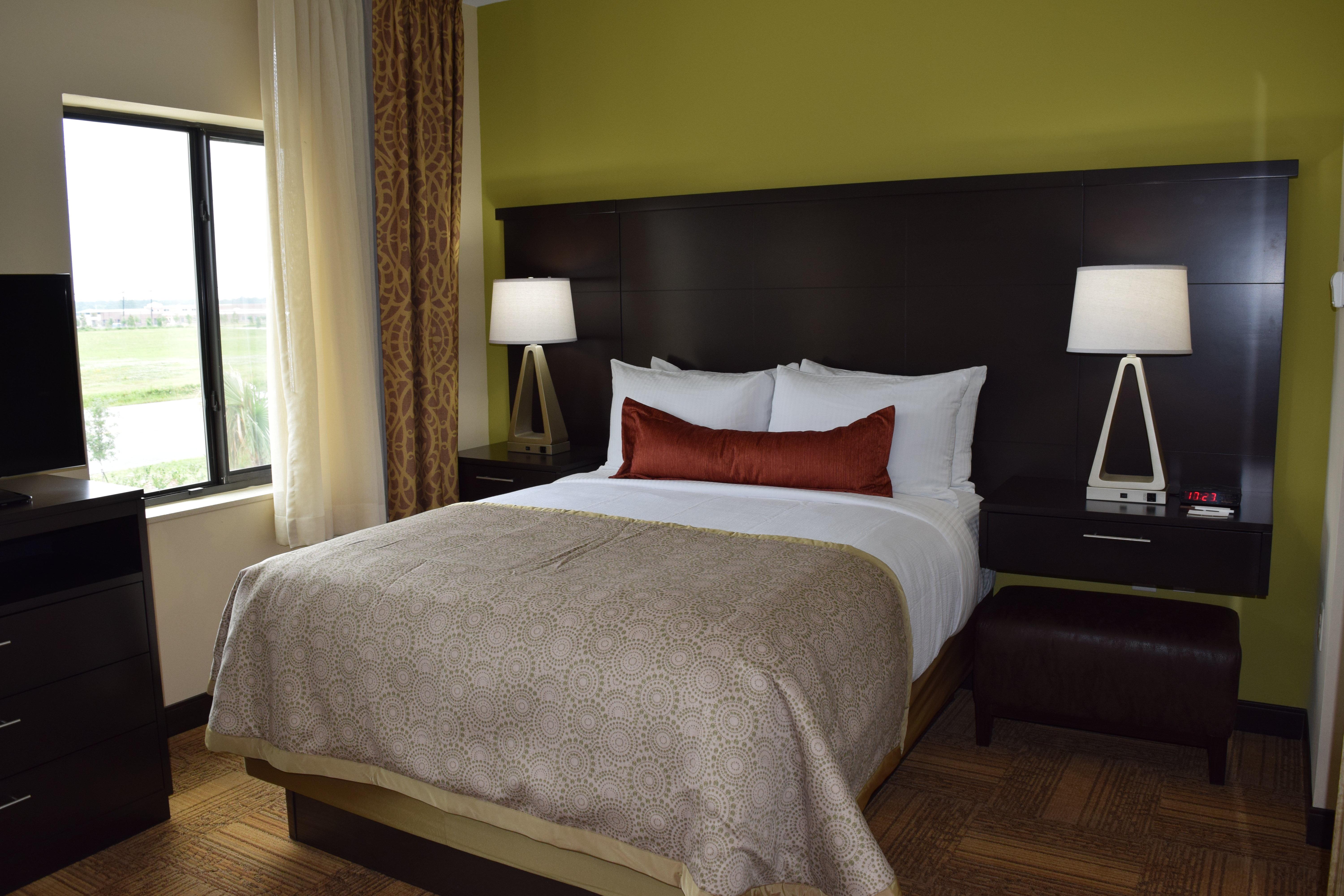 Studio Queen Size Bed