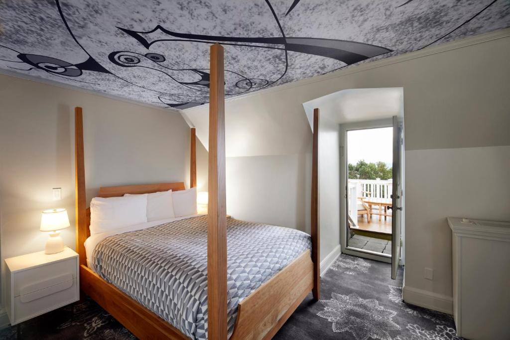 Double King Size Bed