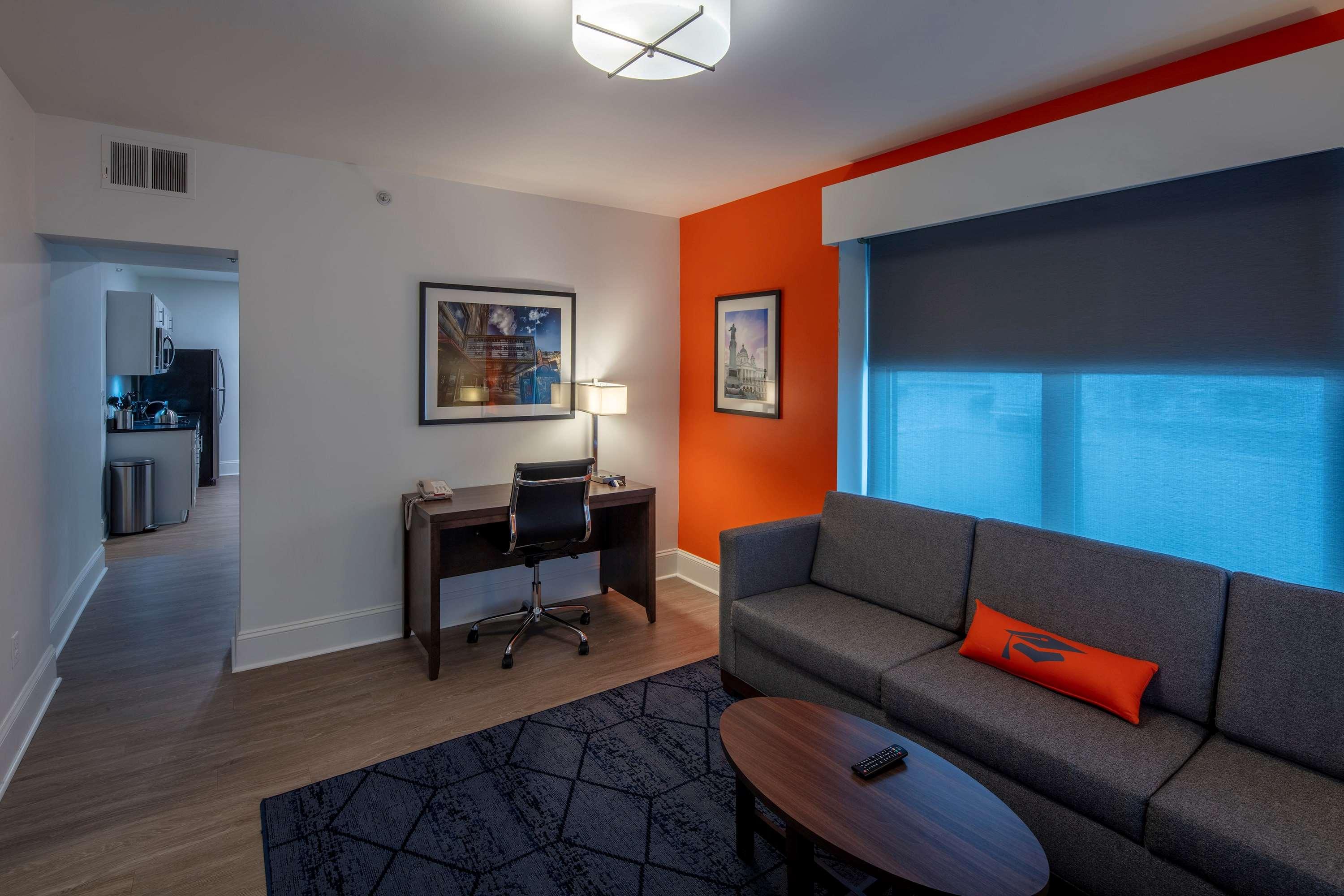 Suite Two Queen Beds One Bedroom