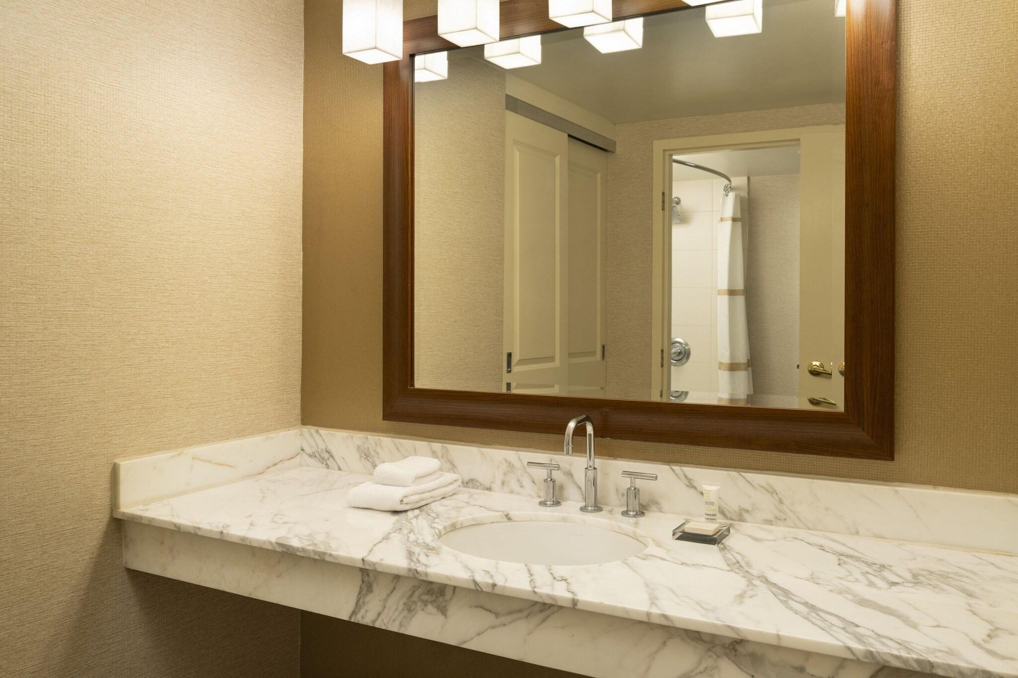 Double Deluxe King Bed