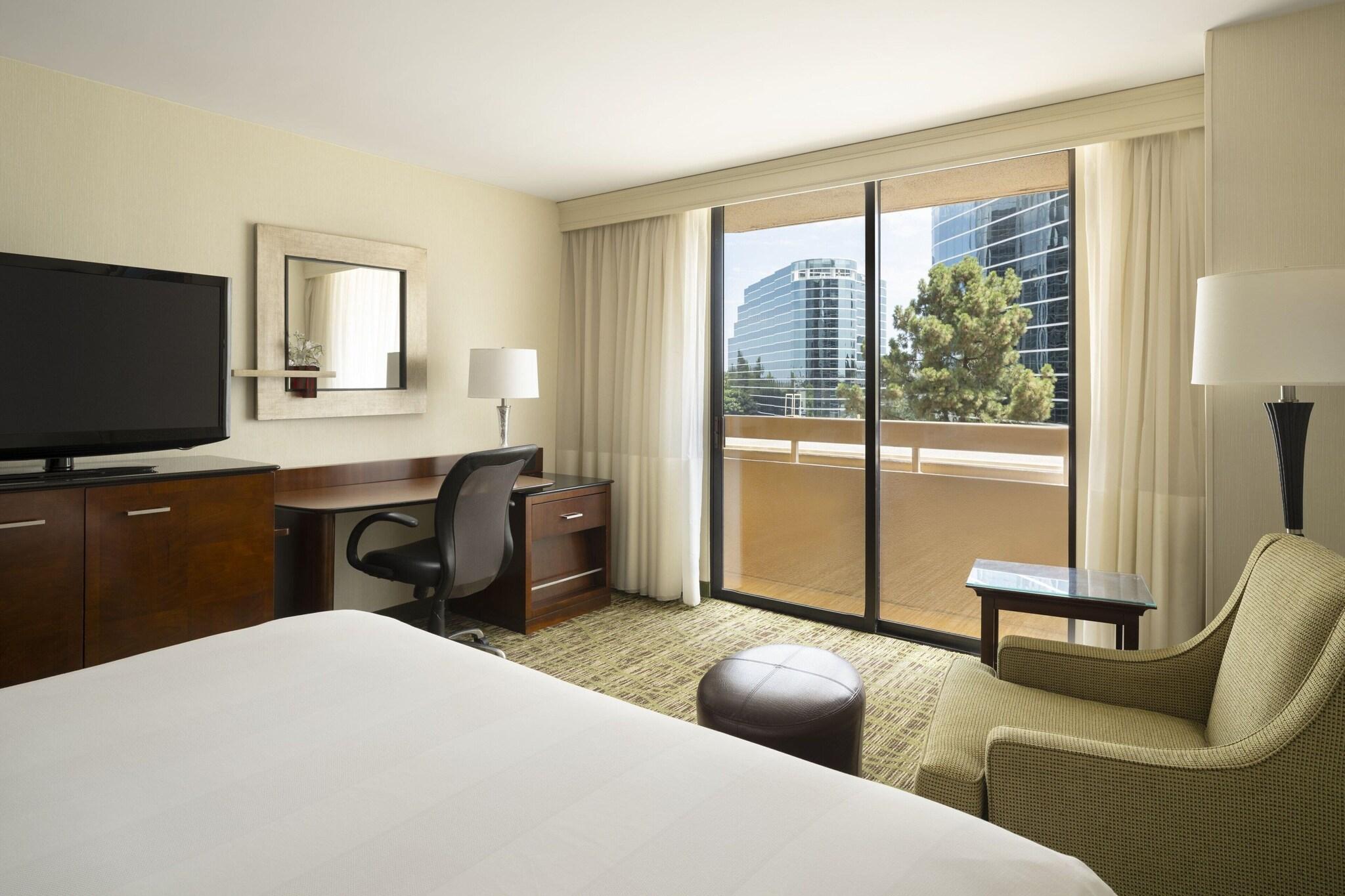 Double Deluxe King Bed