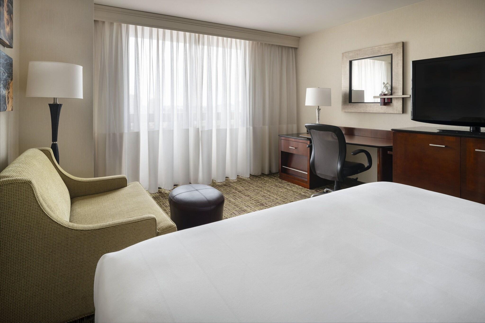 Double Deluxe King Bed