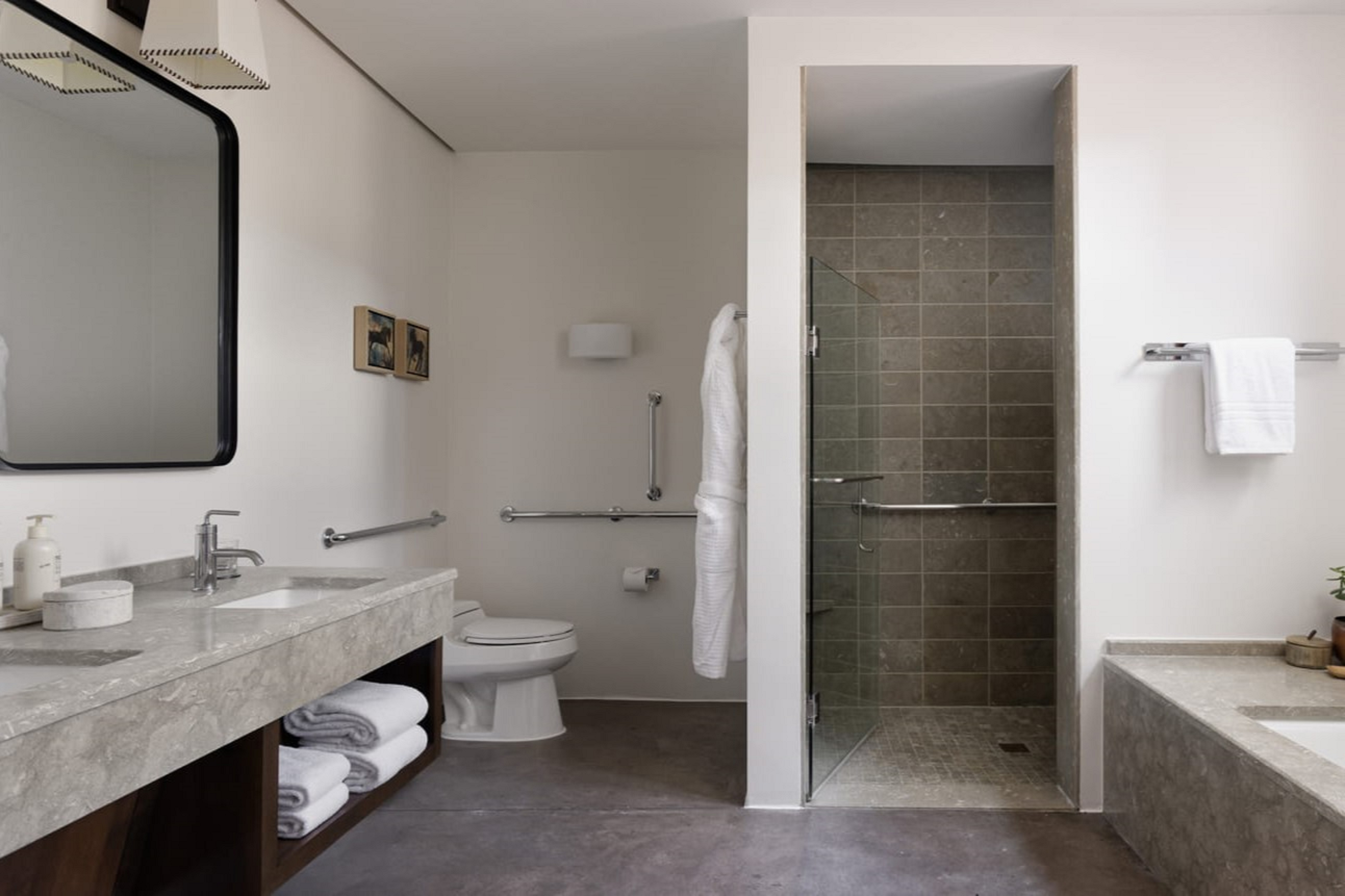 Double Deluxe Two Queen Beds