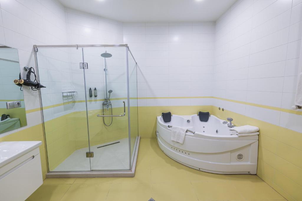 Family Room Standard