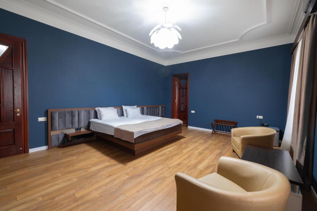 Family Room Standard