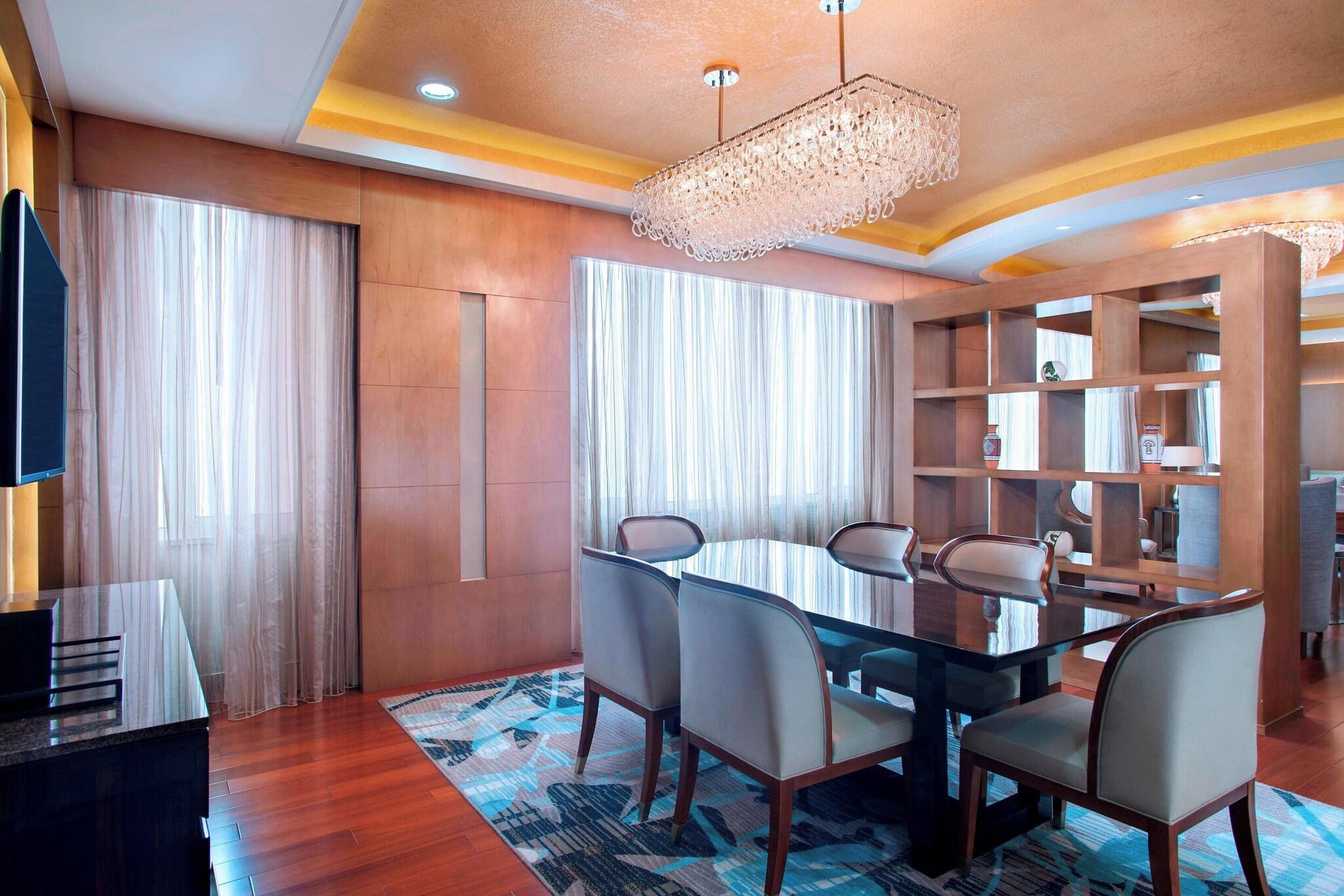 Suite Presidential with Views