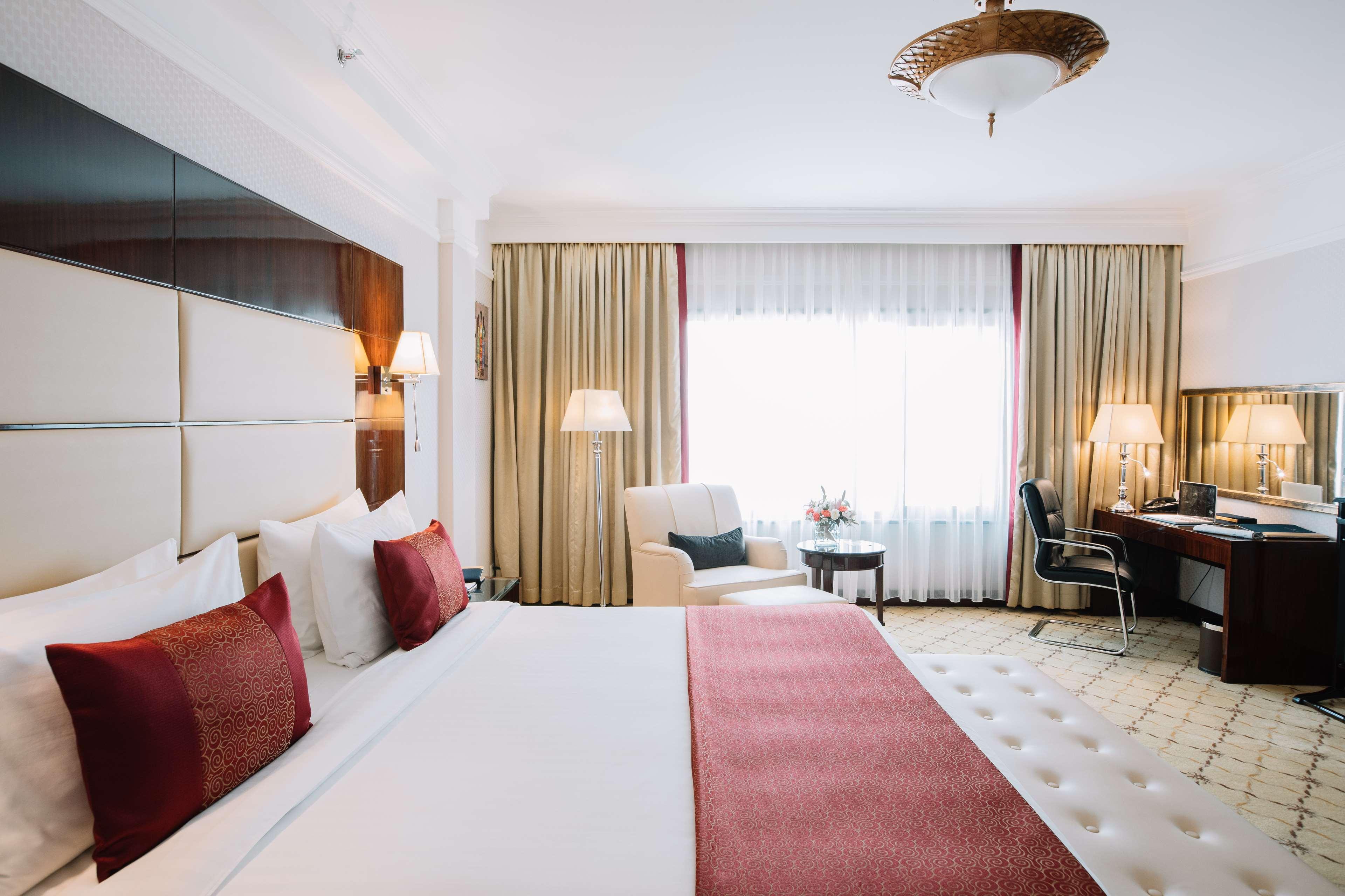 Double Deluxe King Bed