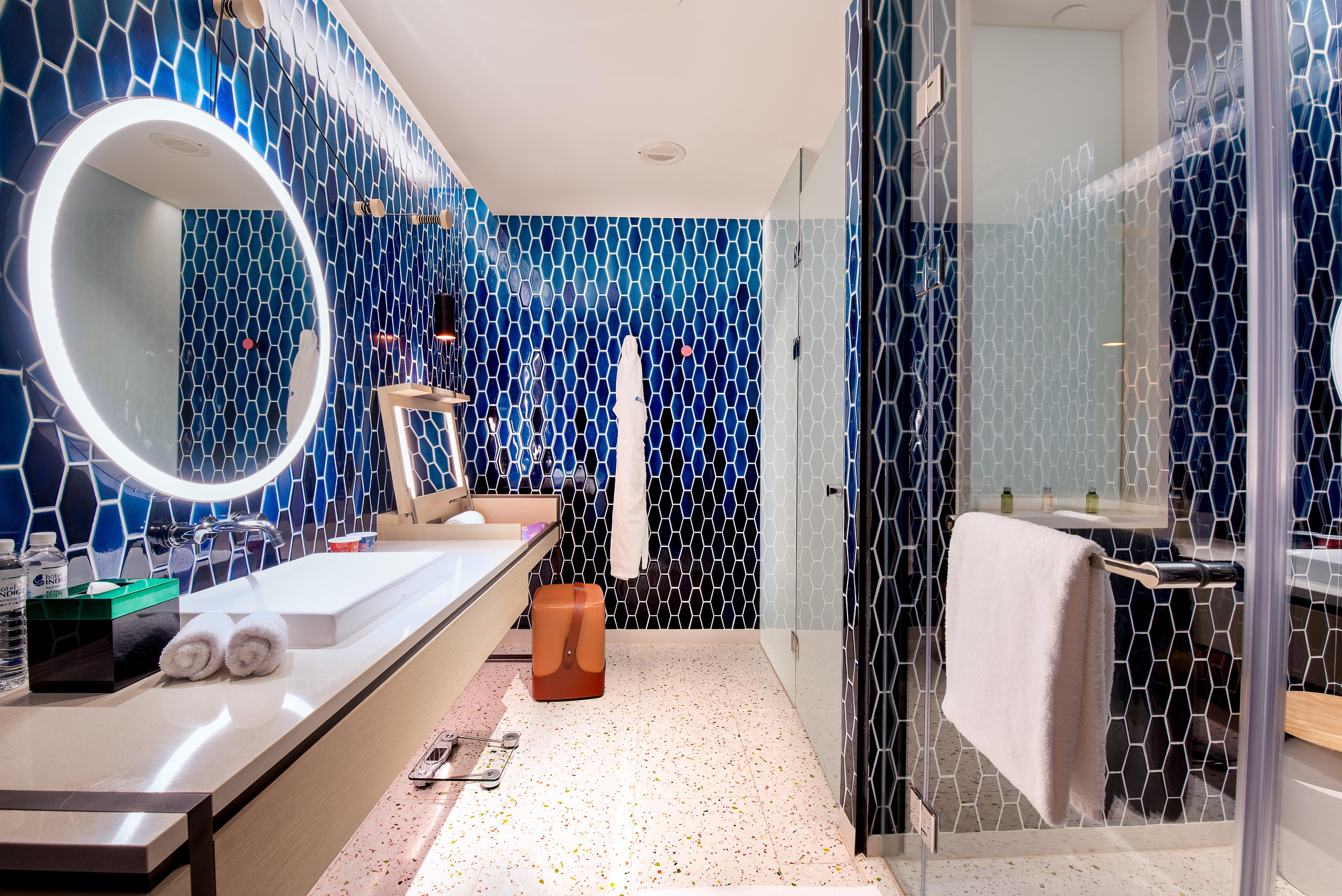 Double City View King Bed