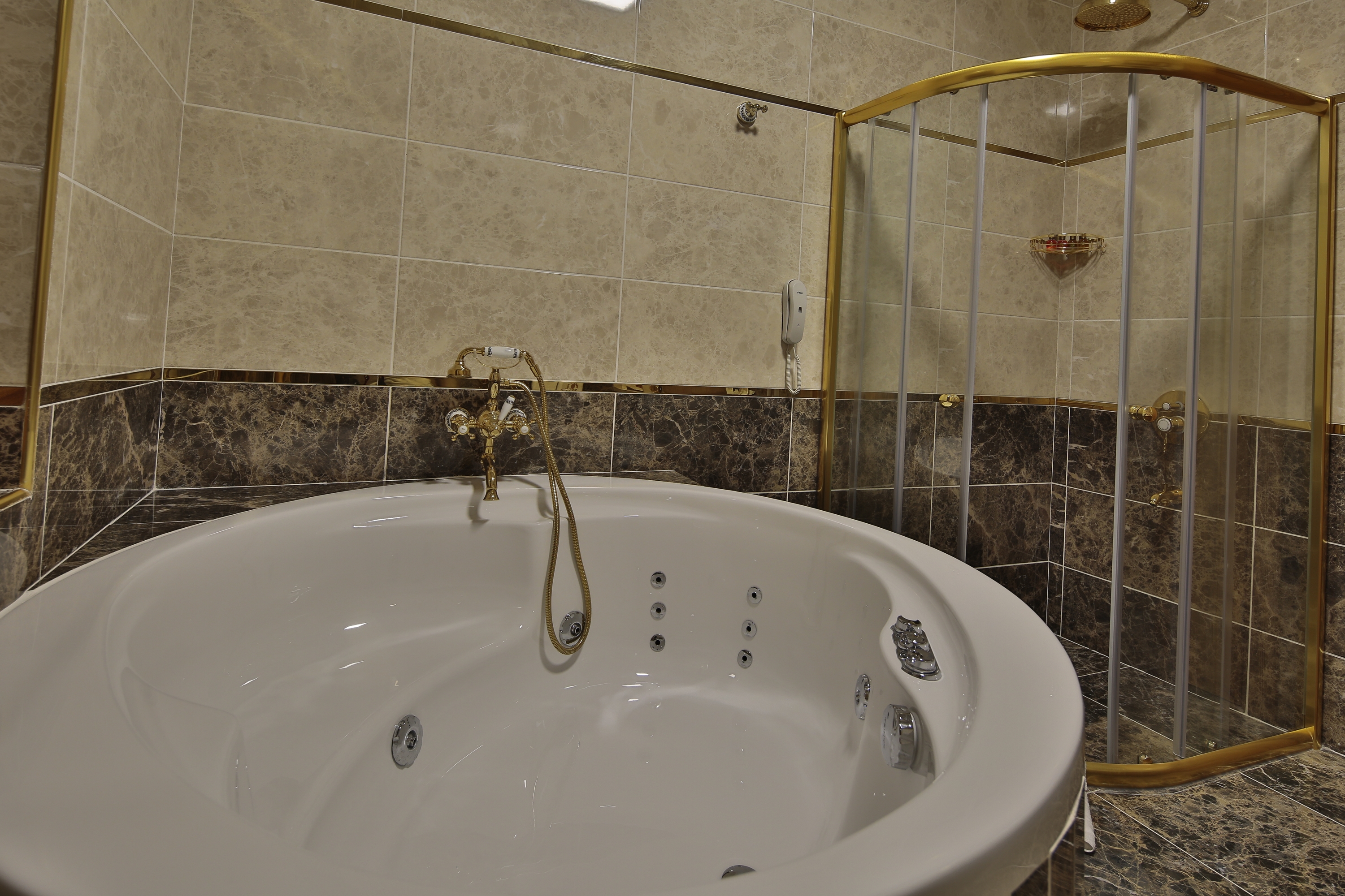 Suite Deluxe King Bed