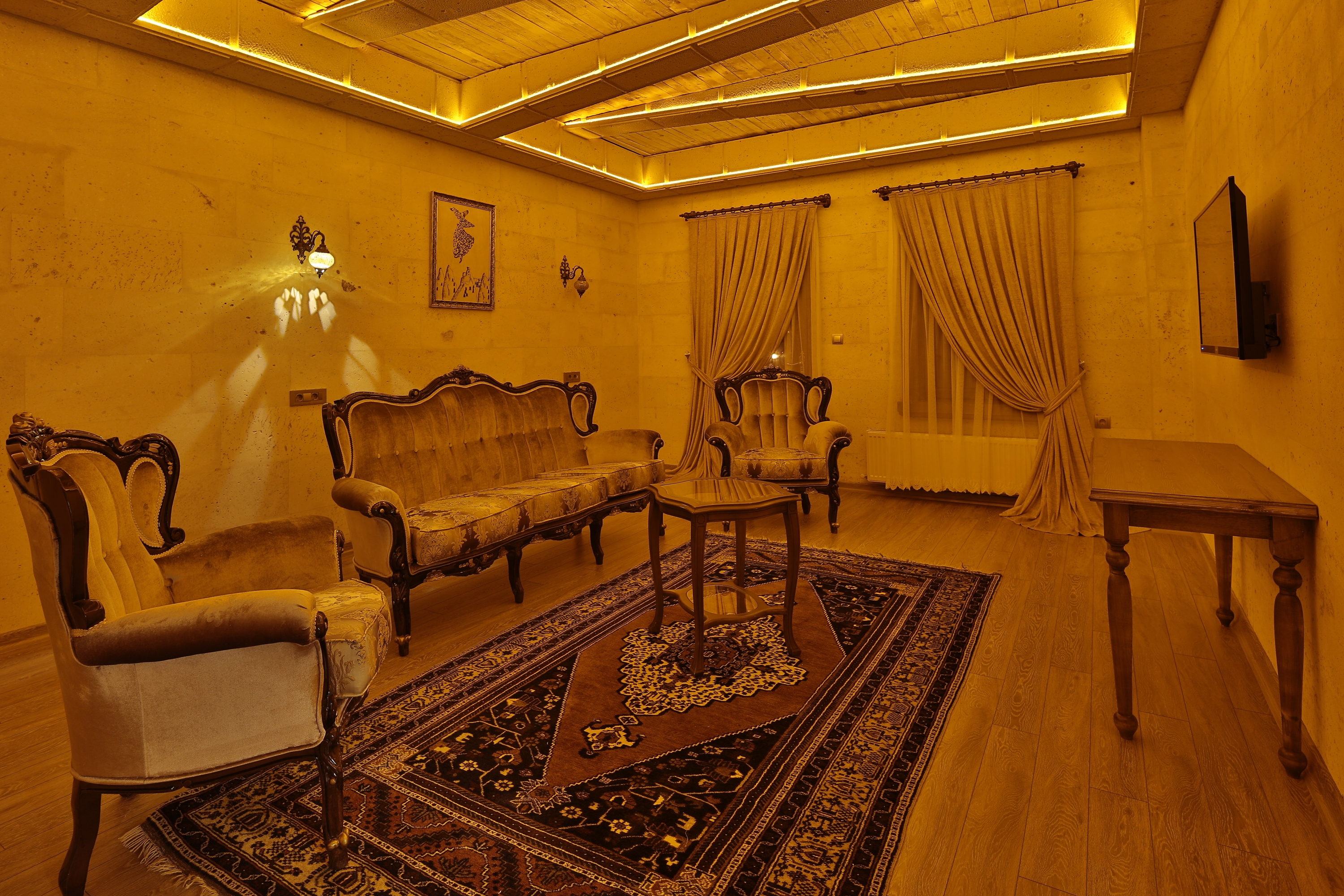 Suite Deluxe King Bed