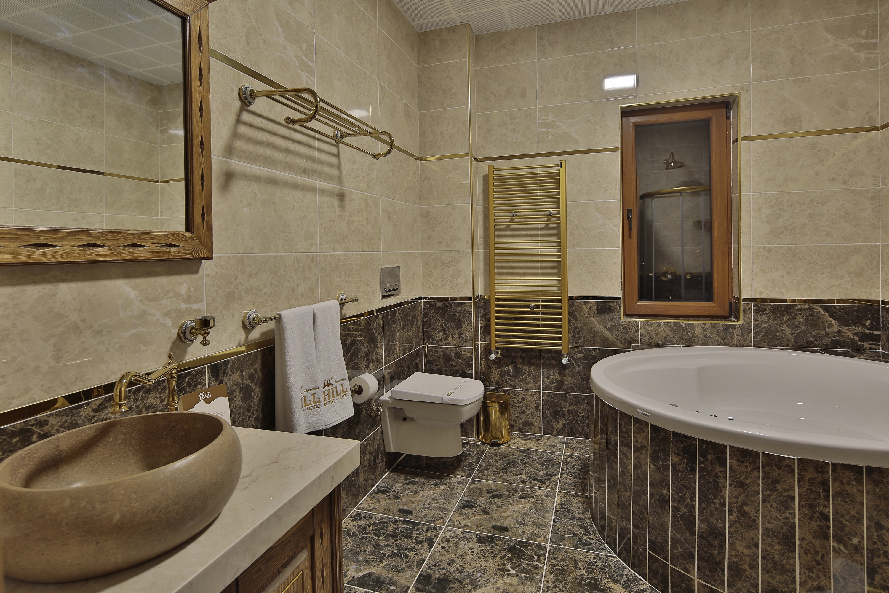 Suite Deluxe King Bed