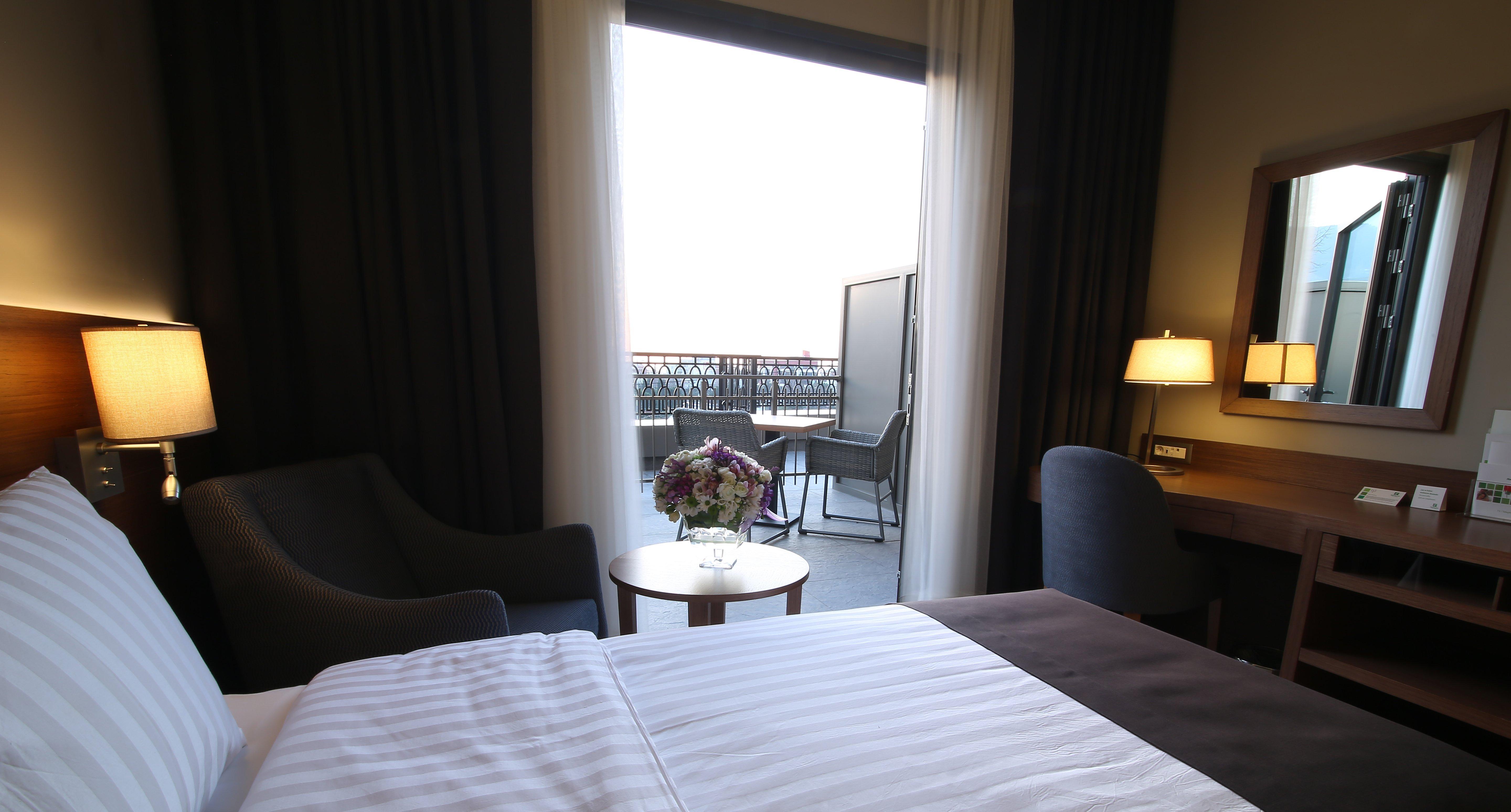 Double Queen Size Bed