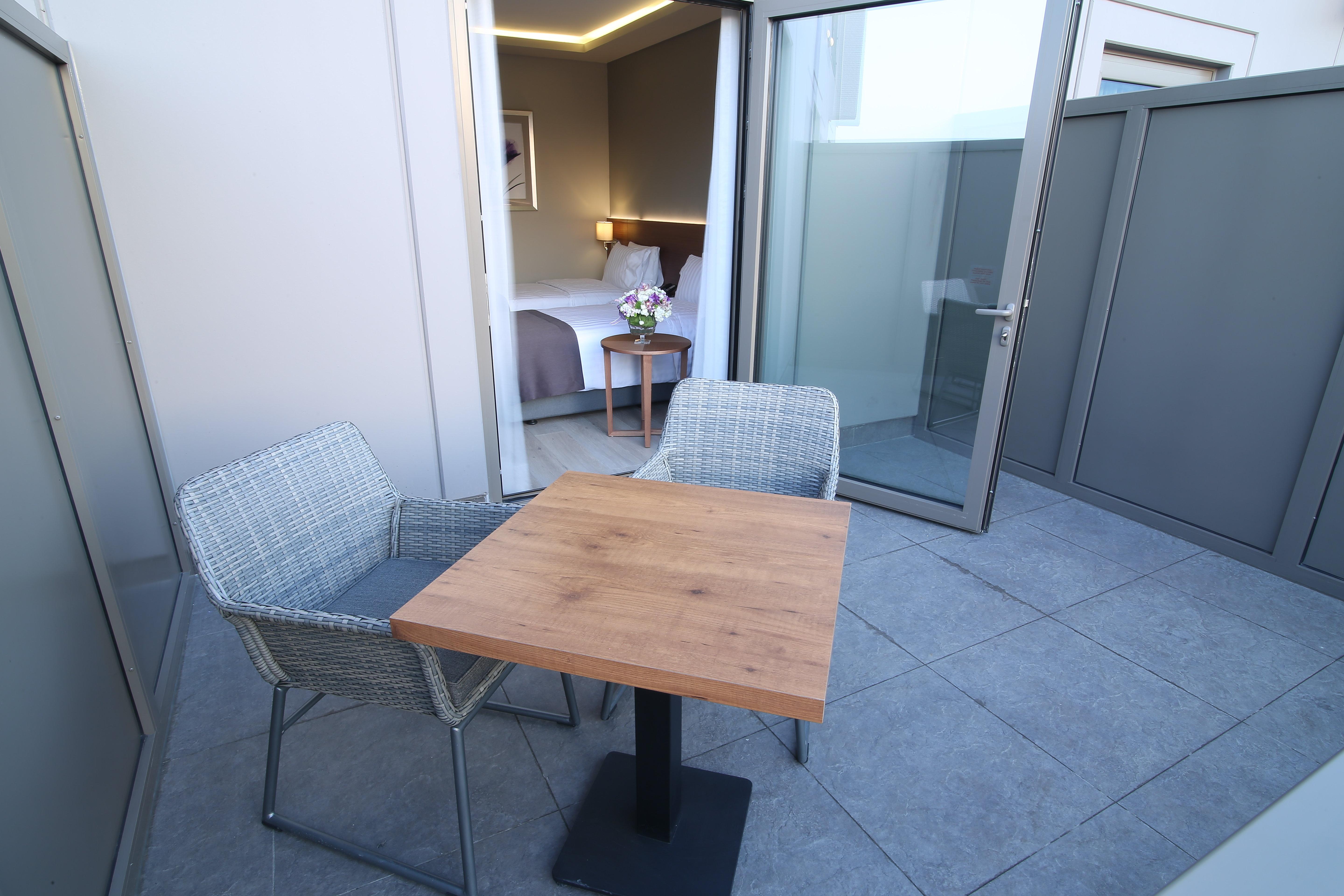 Double Queen Size Bed