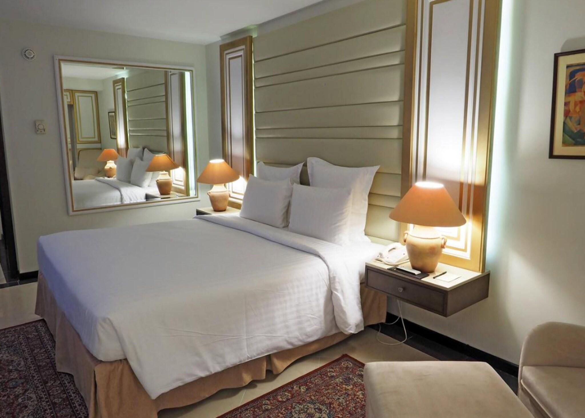 Double Deluxe King Bed