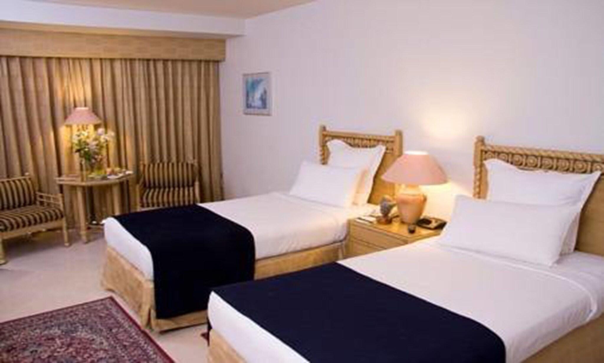 Double Deluxe King Bed