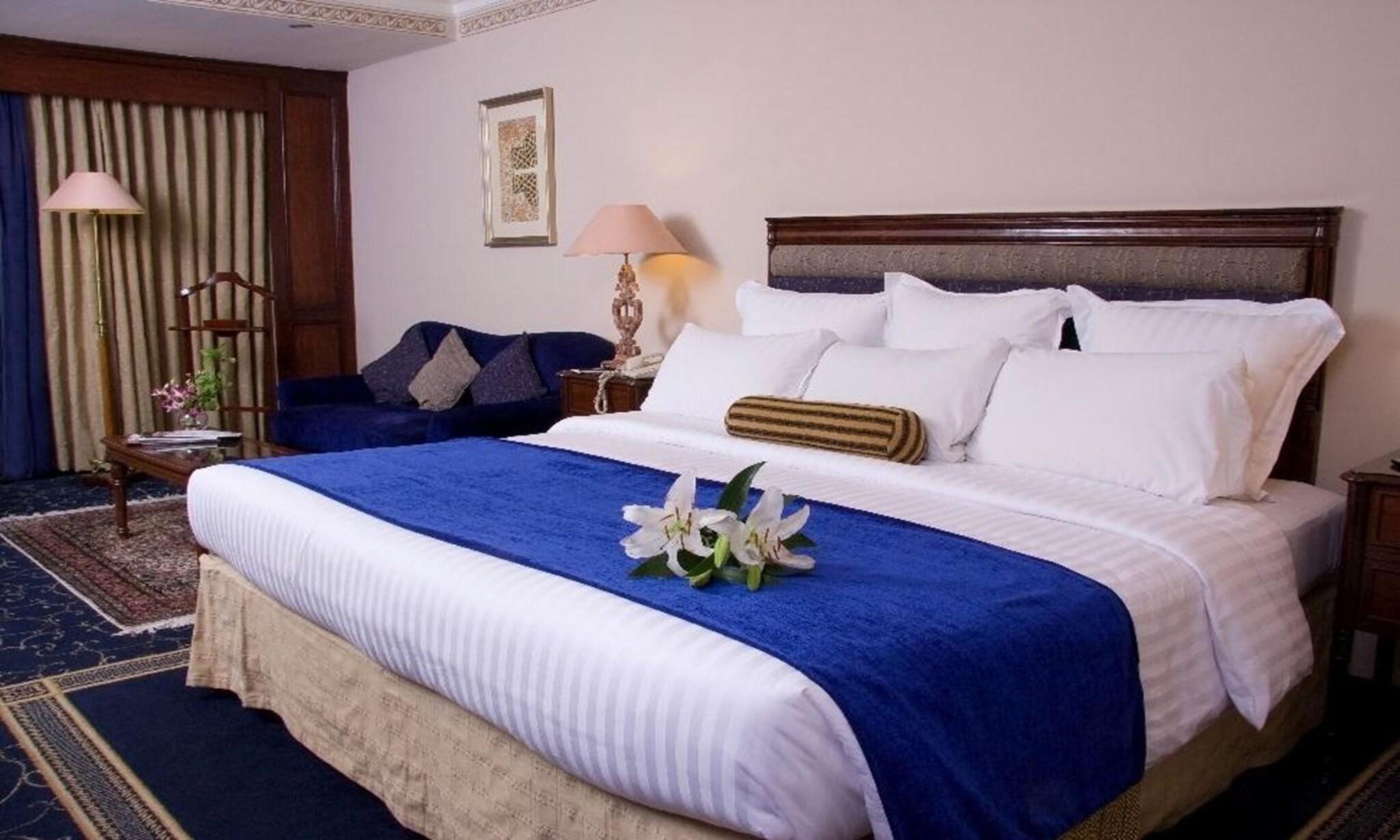 Double Deluxe King Bed