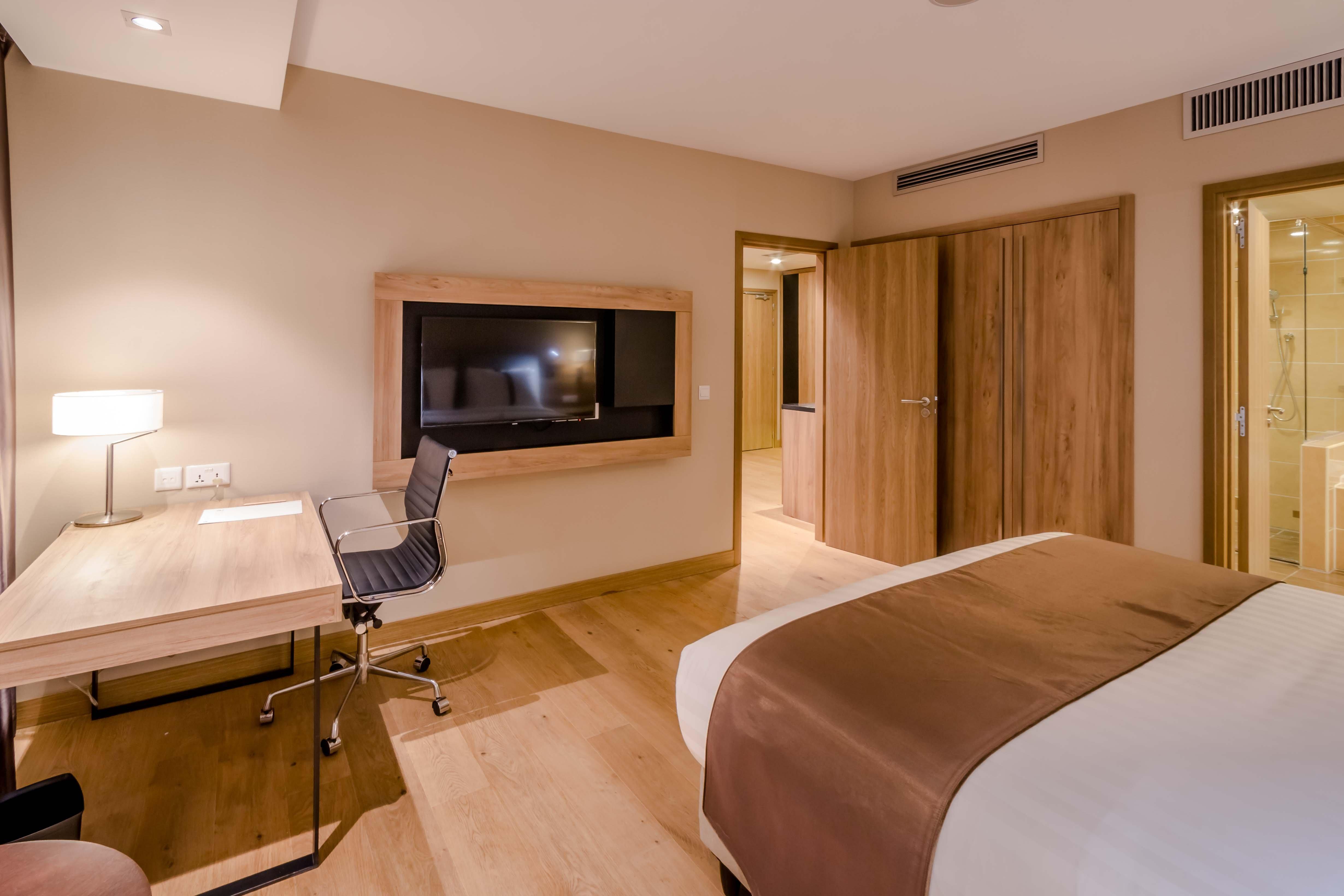 Double City View King Bed