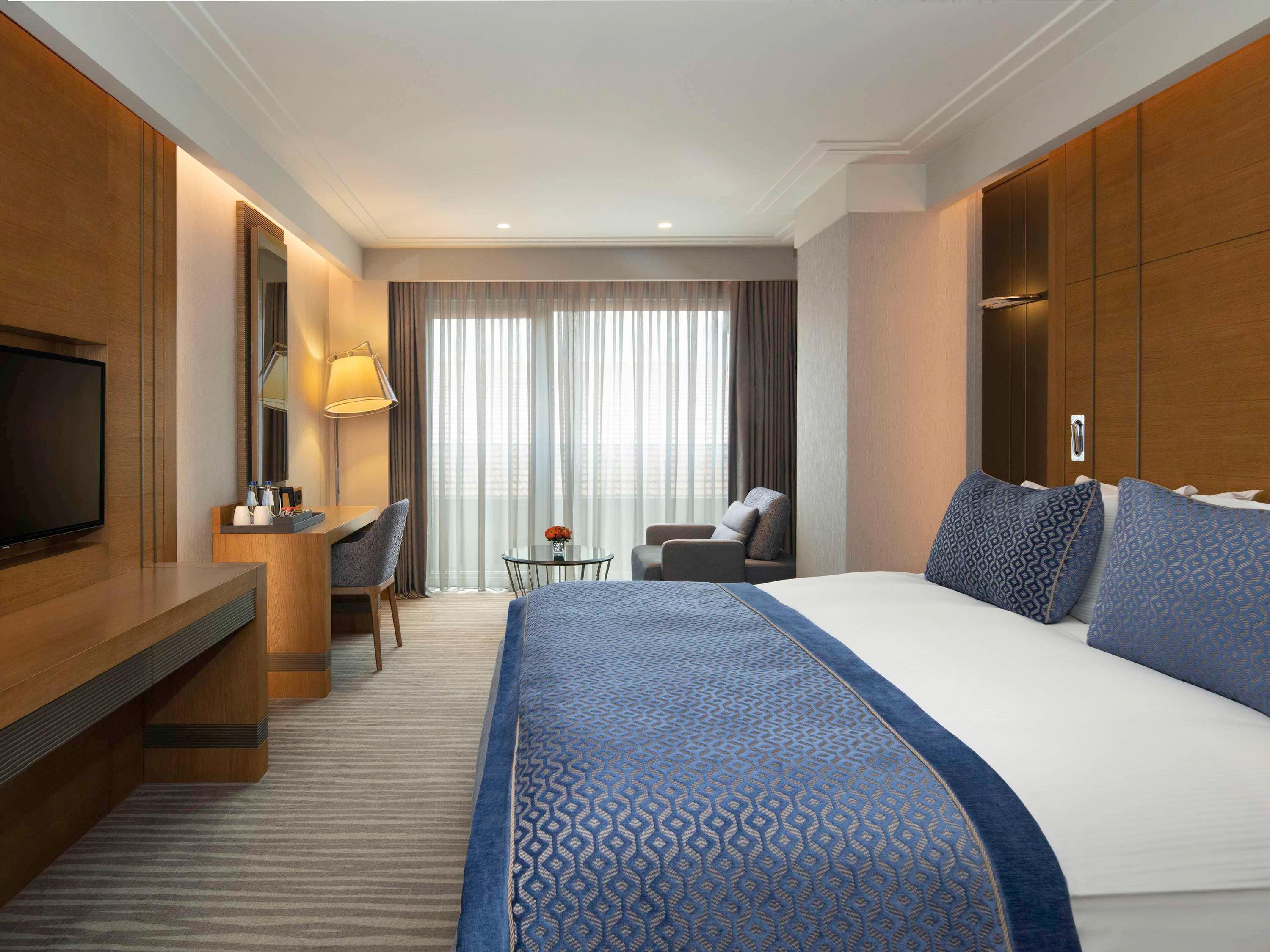 Double Classic King Bed