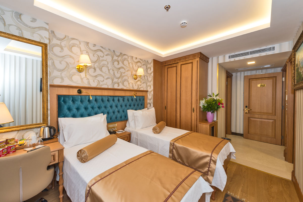 Room Connecting Room