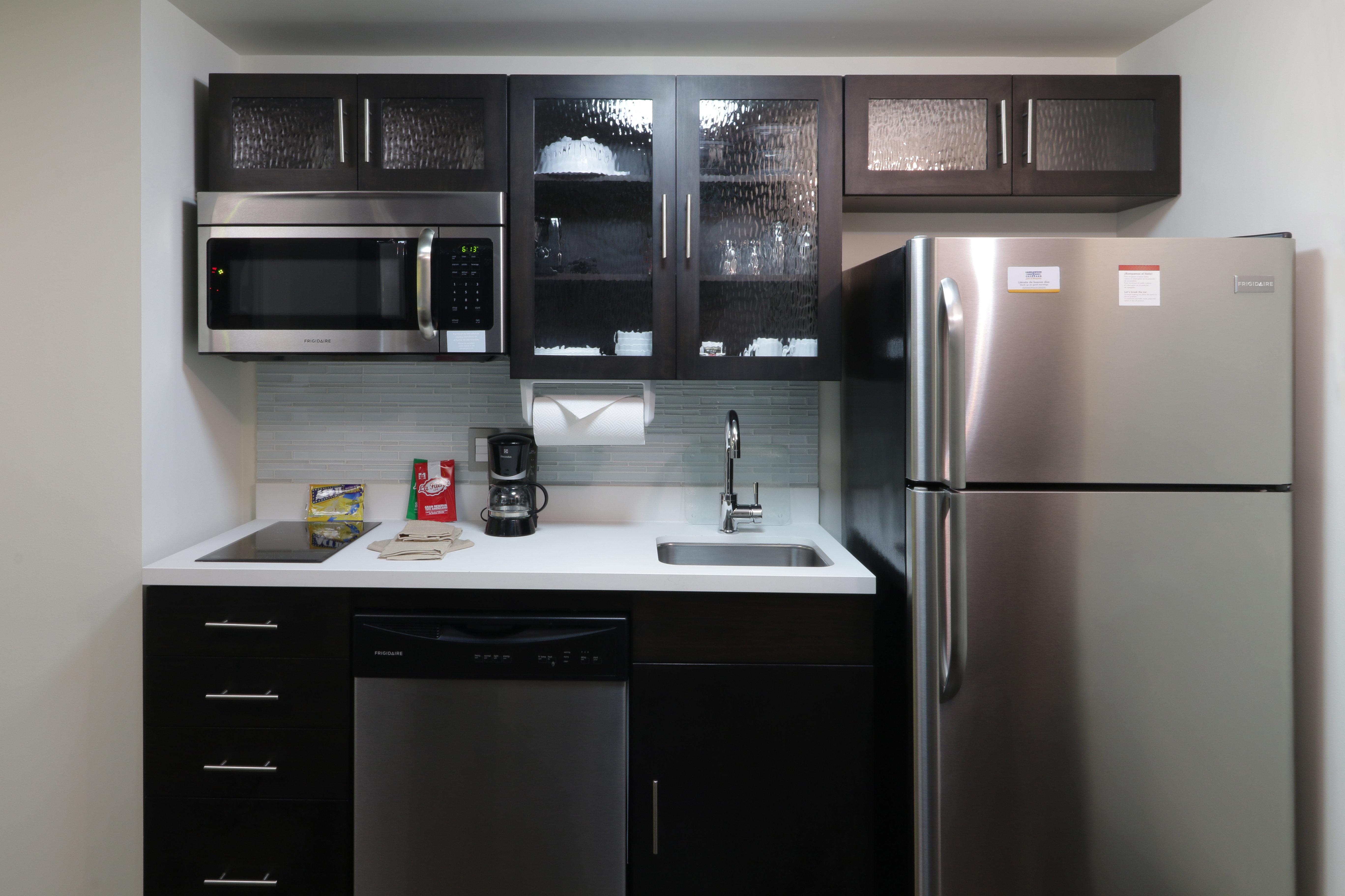 Studio Two Queen Beds