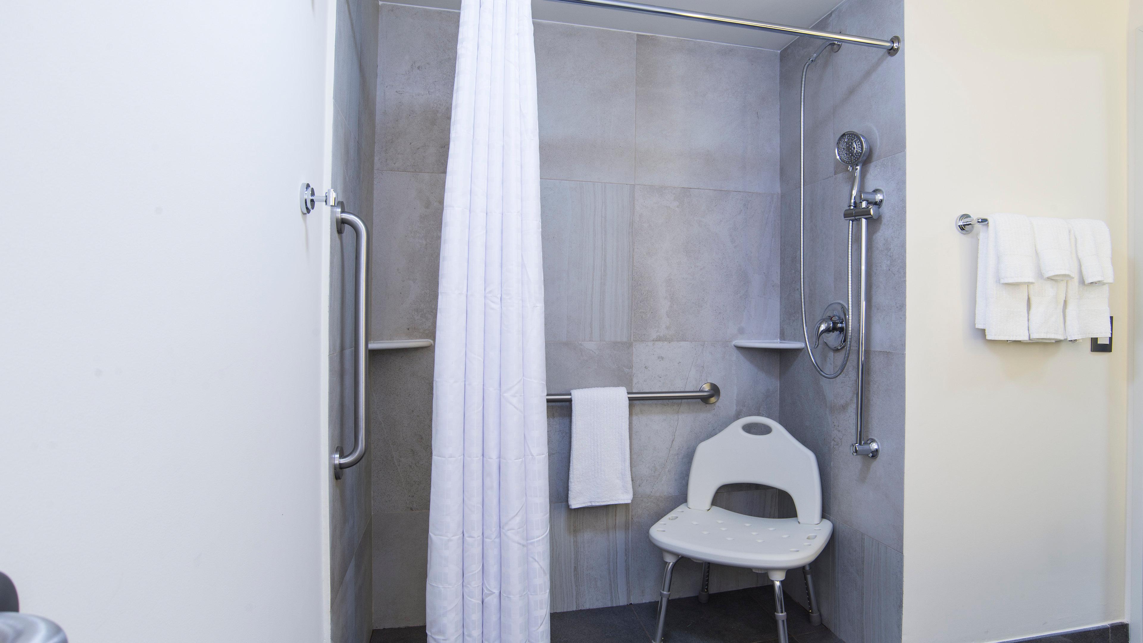 Studio Accessible King Size Bed