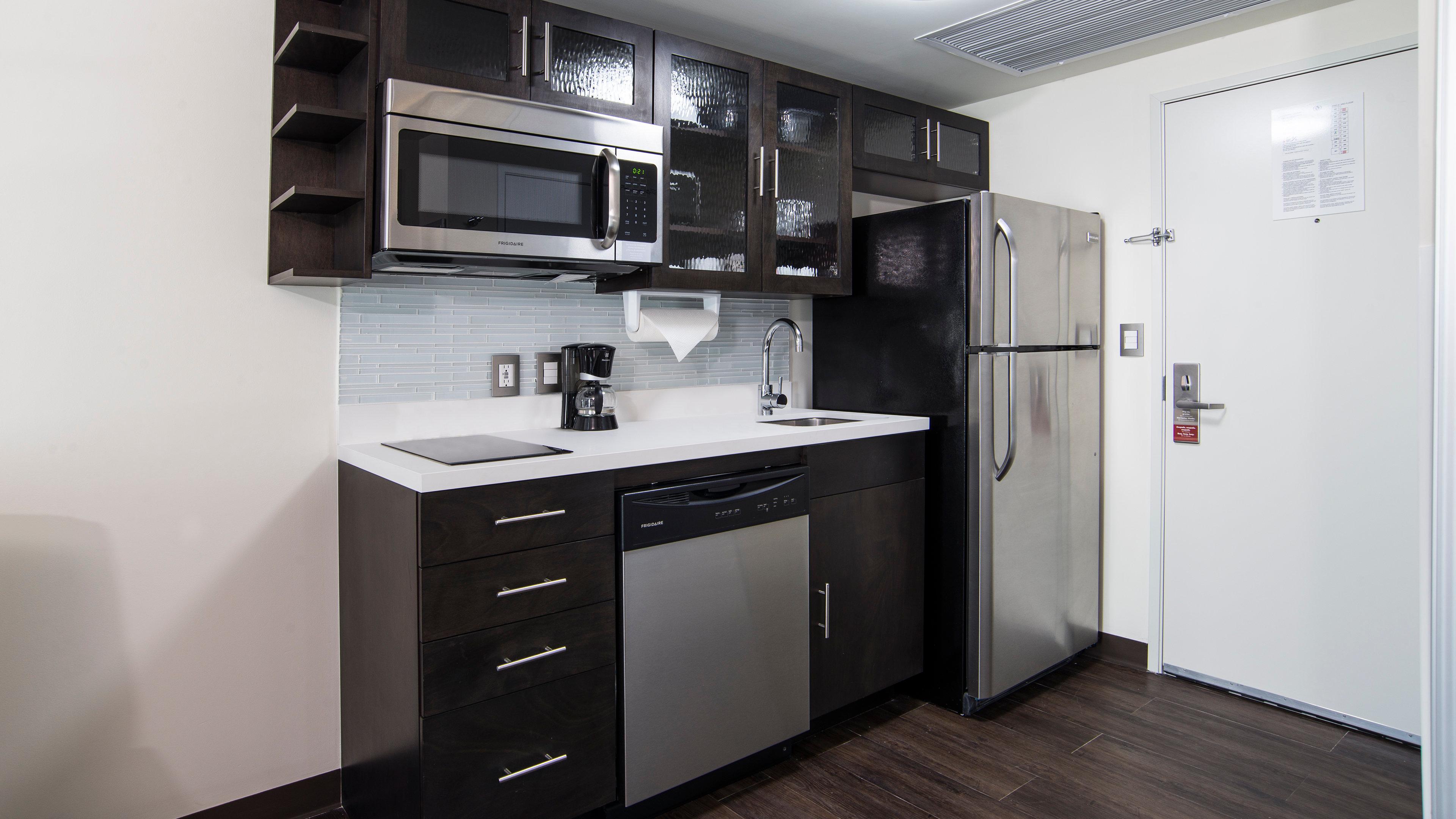 Studio Two Queen Beds