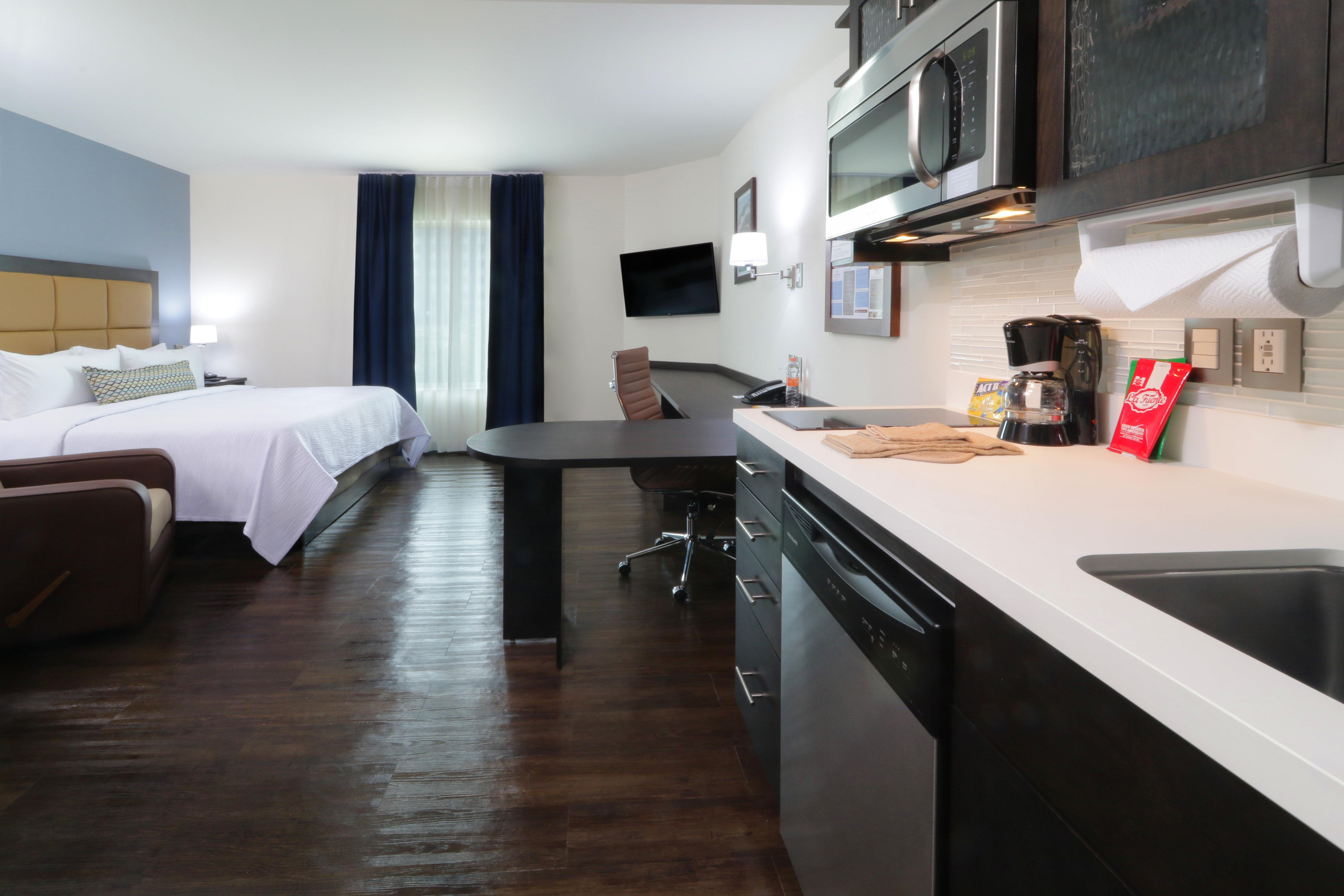 Studio Accessible King Size Bed