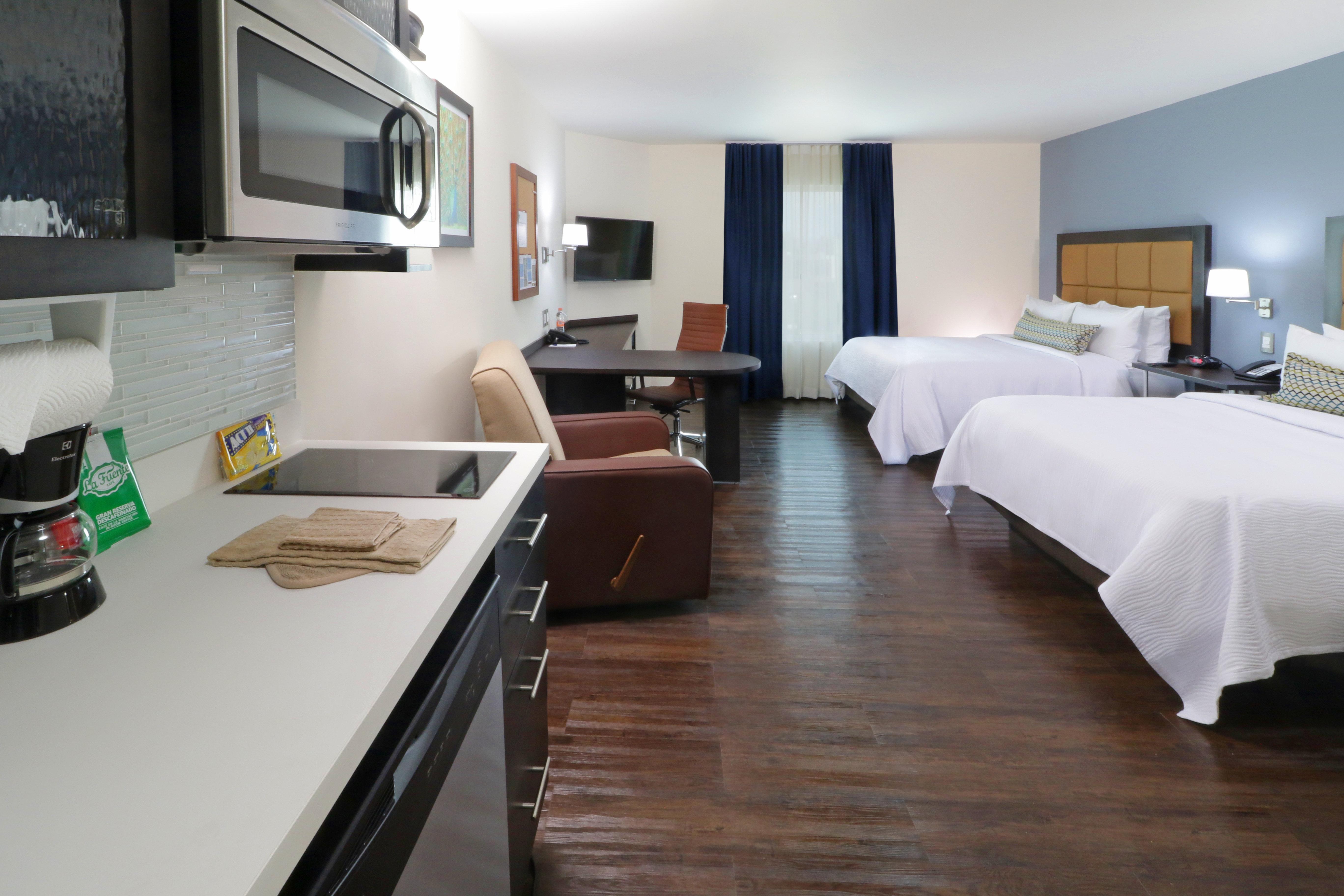 Studio Two Queen Beds