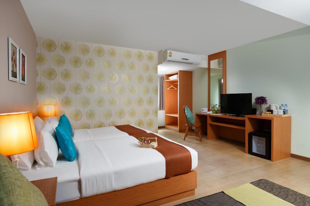 Double Executive Land View