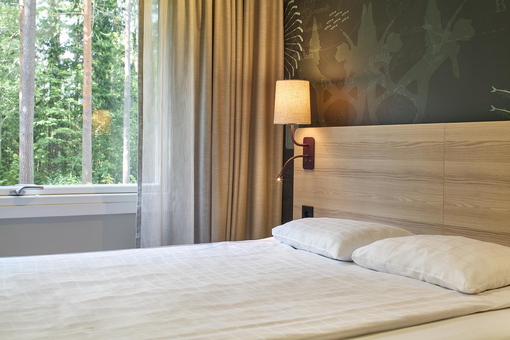 Double Queen Size Bed