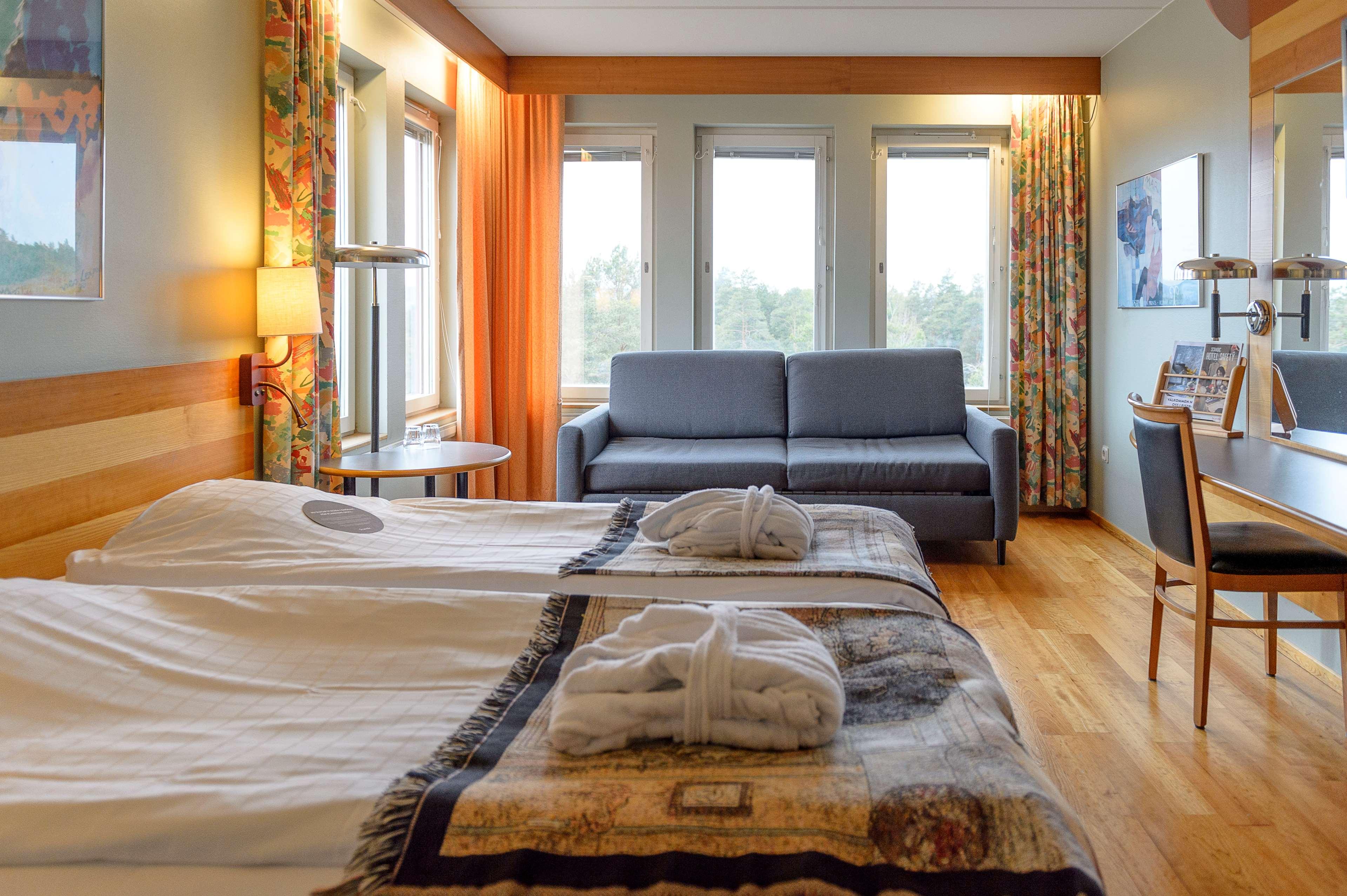 Double Single Superior King Bed