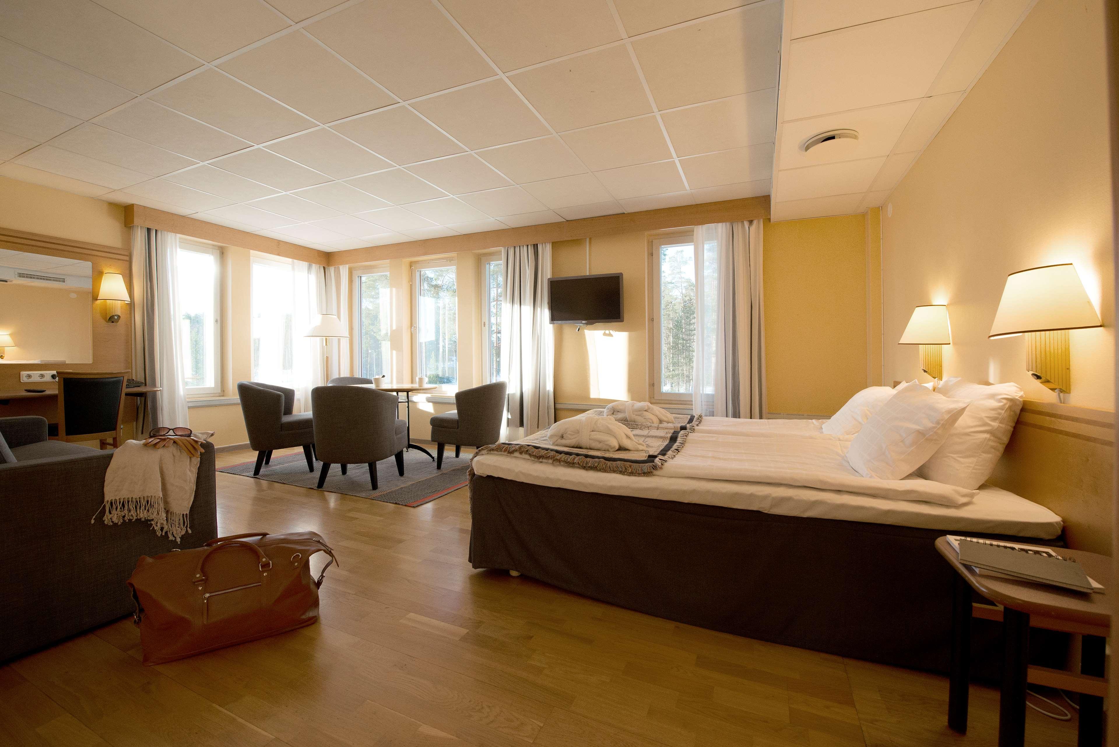 Double Single Superior King Bed