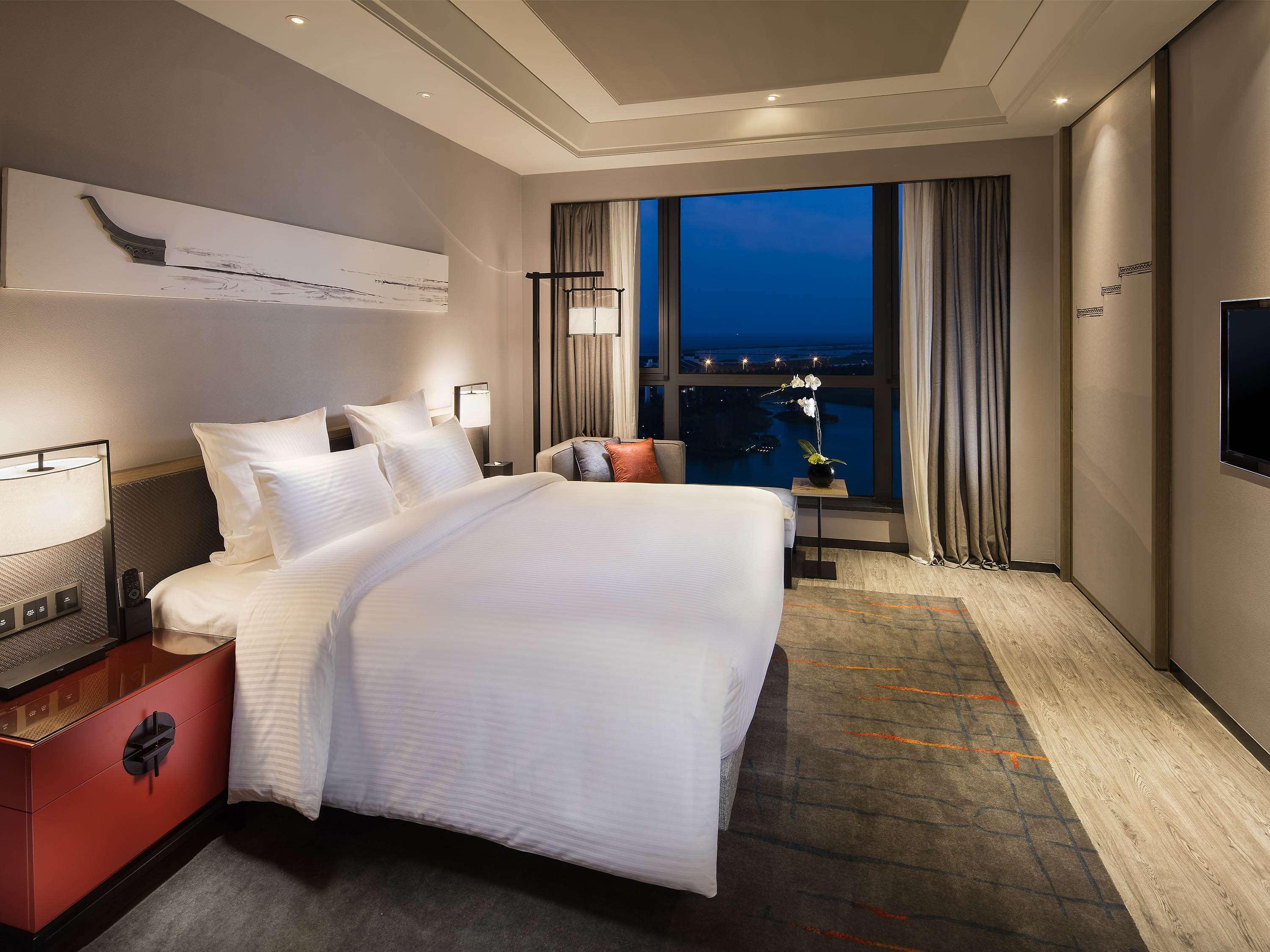 Double Executive King Bed